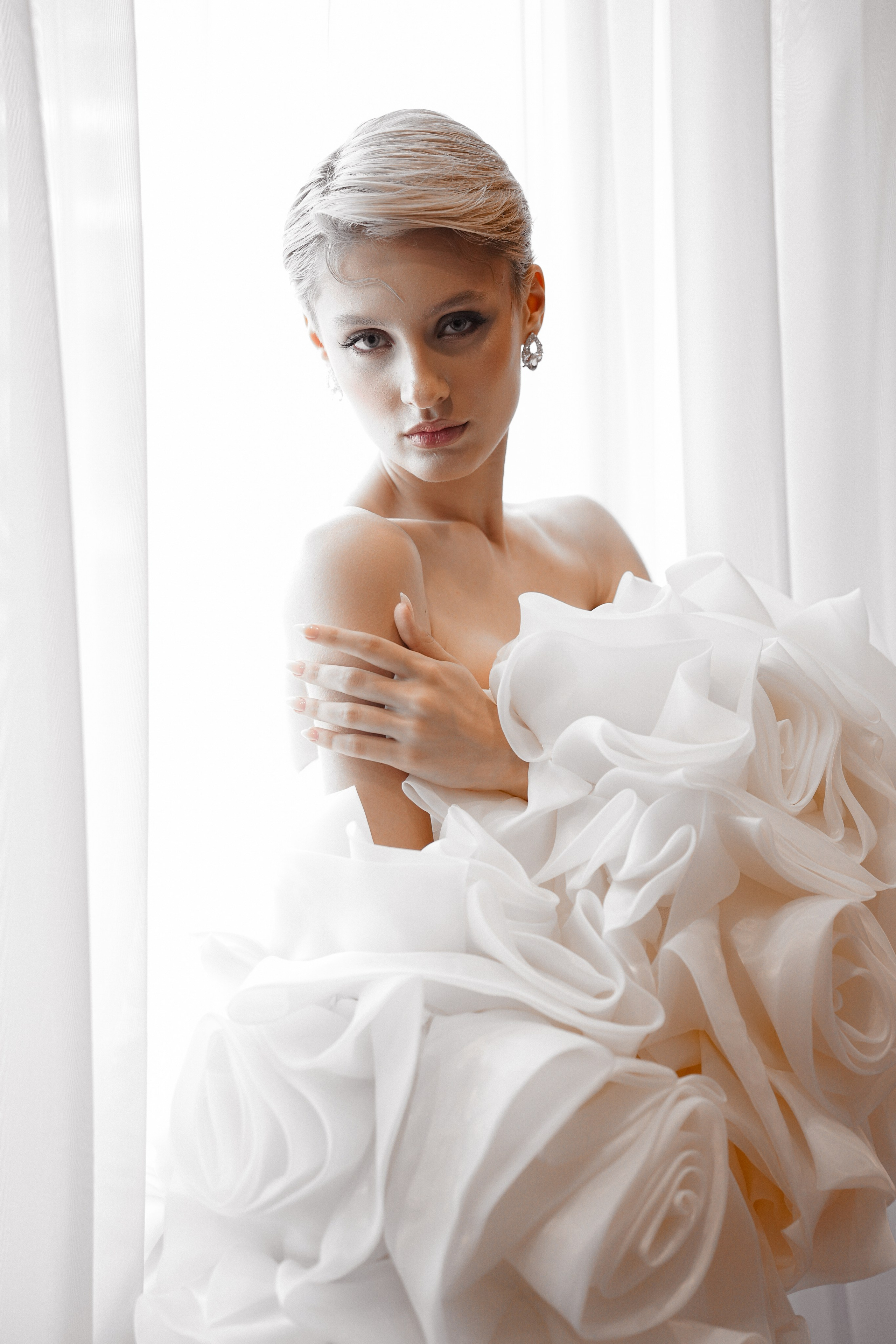 Николь Амир