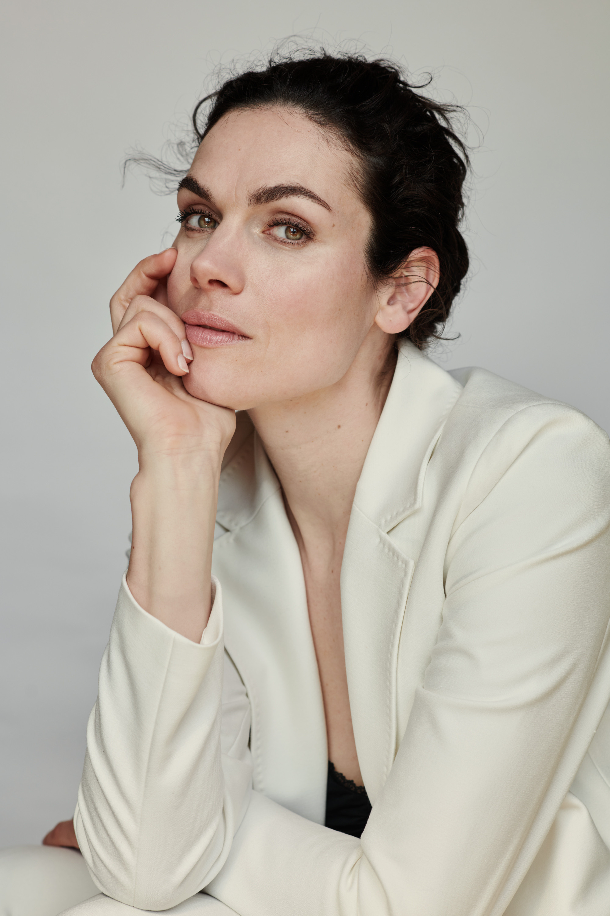 Photography portrait session of Anna Drijver Dutch actress