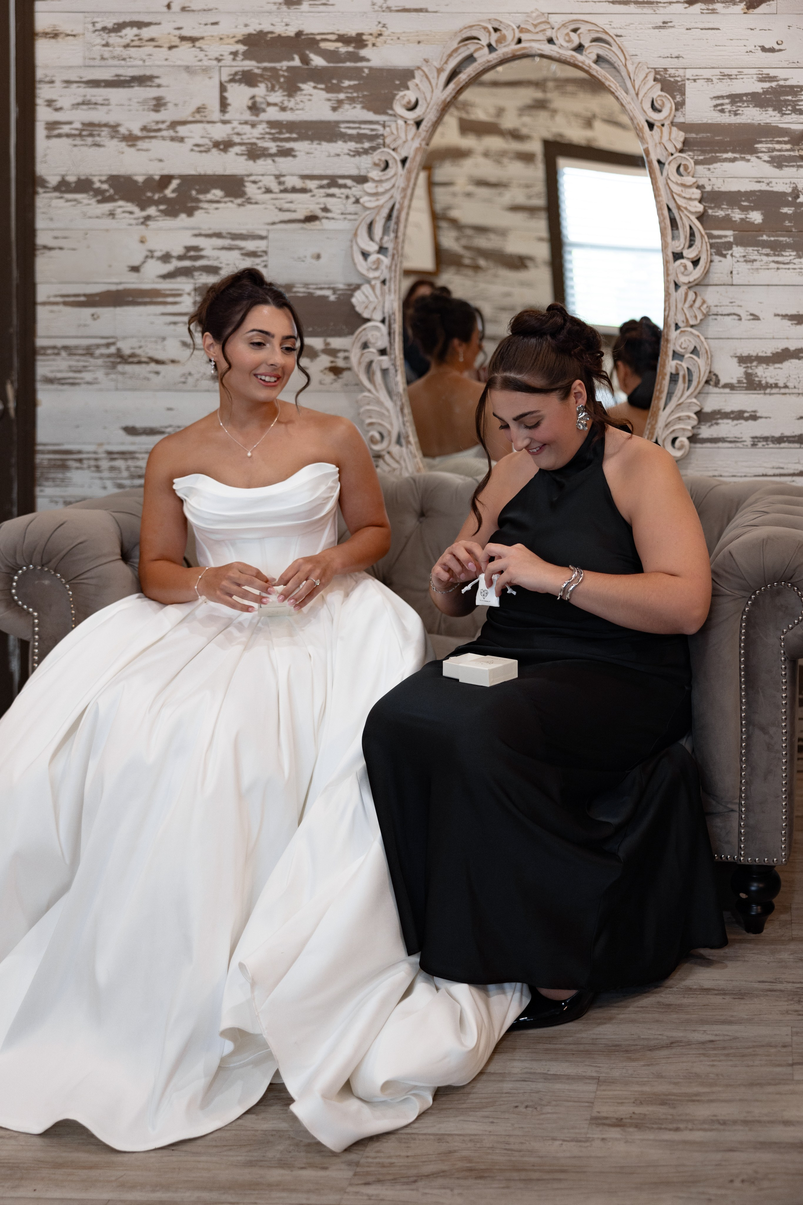 Alexsa and Robert. Ever After Farm Peach. Photographer Anastasia Nagibina