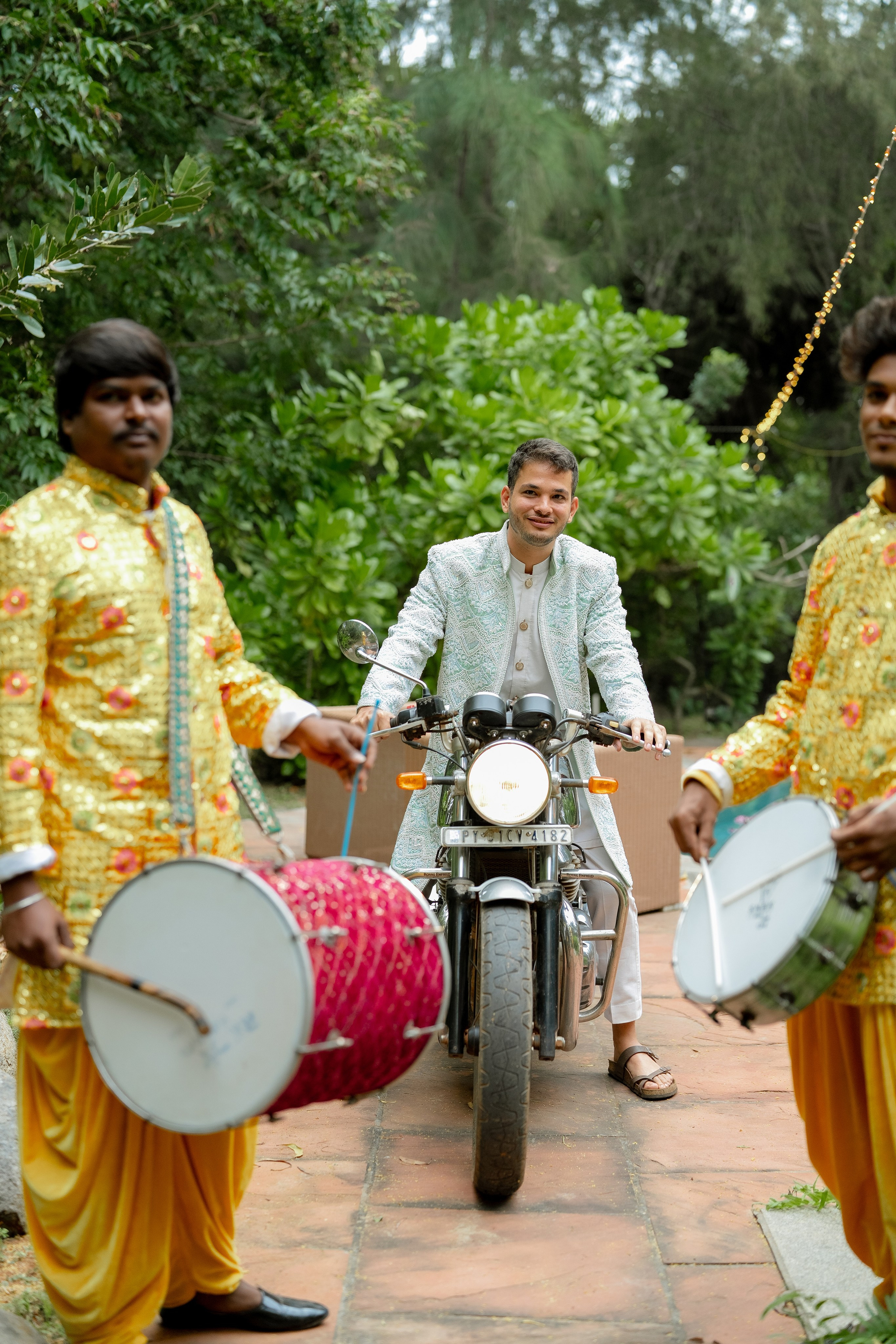 Beach Shaadi! Ft. Aishwarya & Milan. Fine art Wedding Photographers in India & Canada