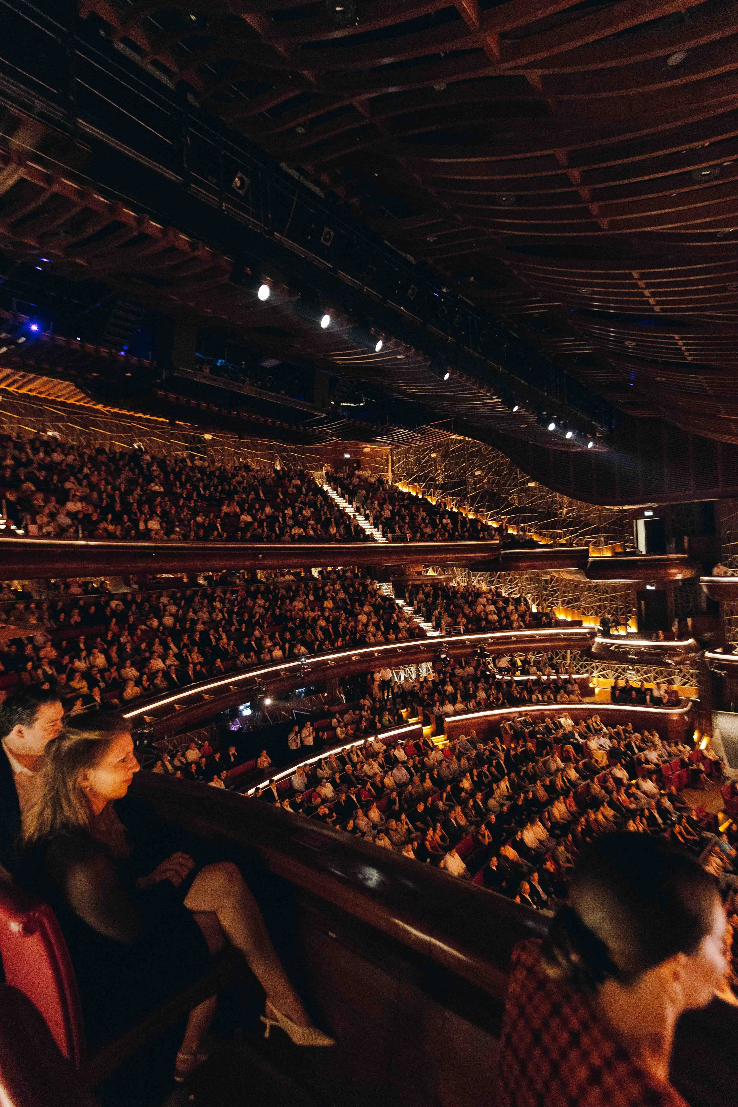 DUBAI OPERA. Wedding&Event photographer Ismail Rzayev in Baku