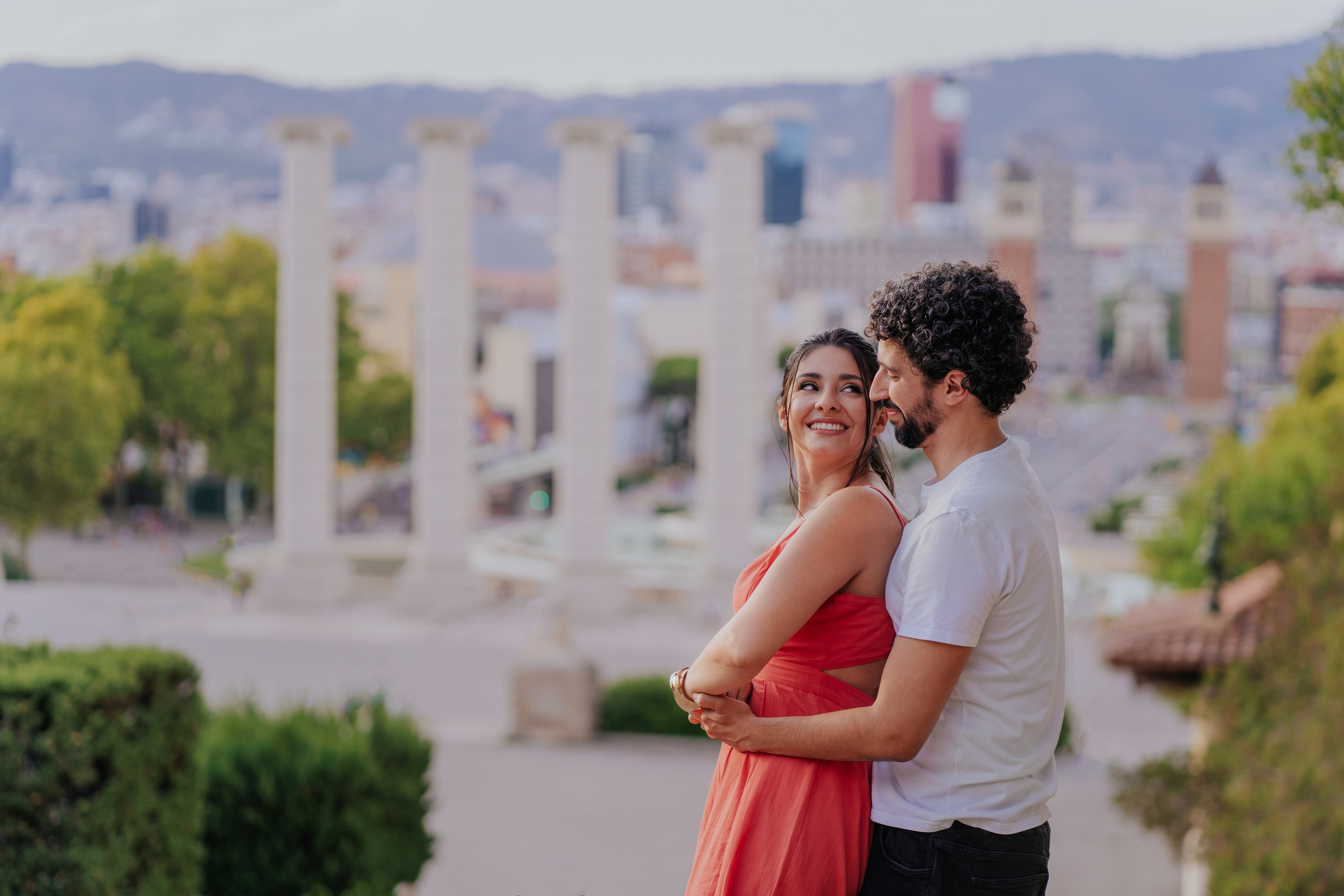 Love Story Montjuic. DiaFoto — Wow Photographer in Barcelona | Premium Barcelona Photoshoot Experience