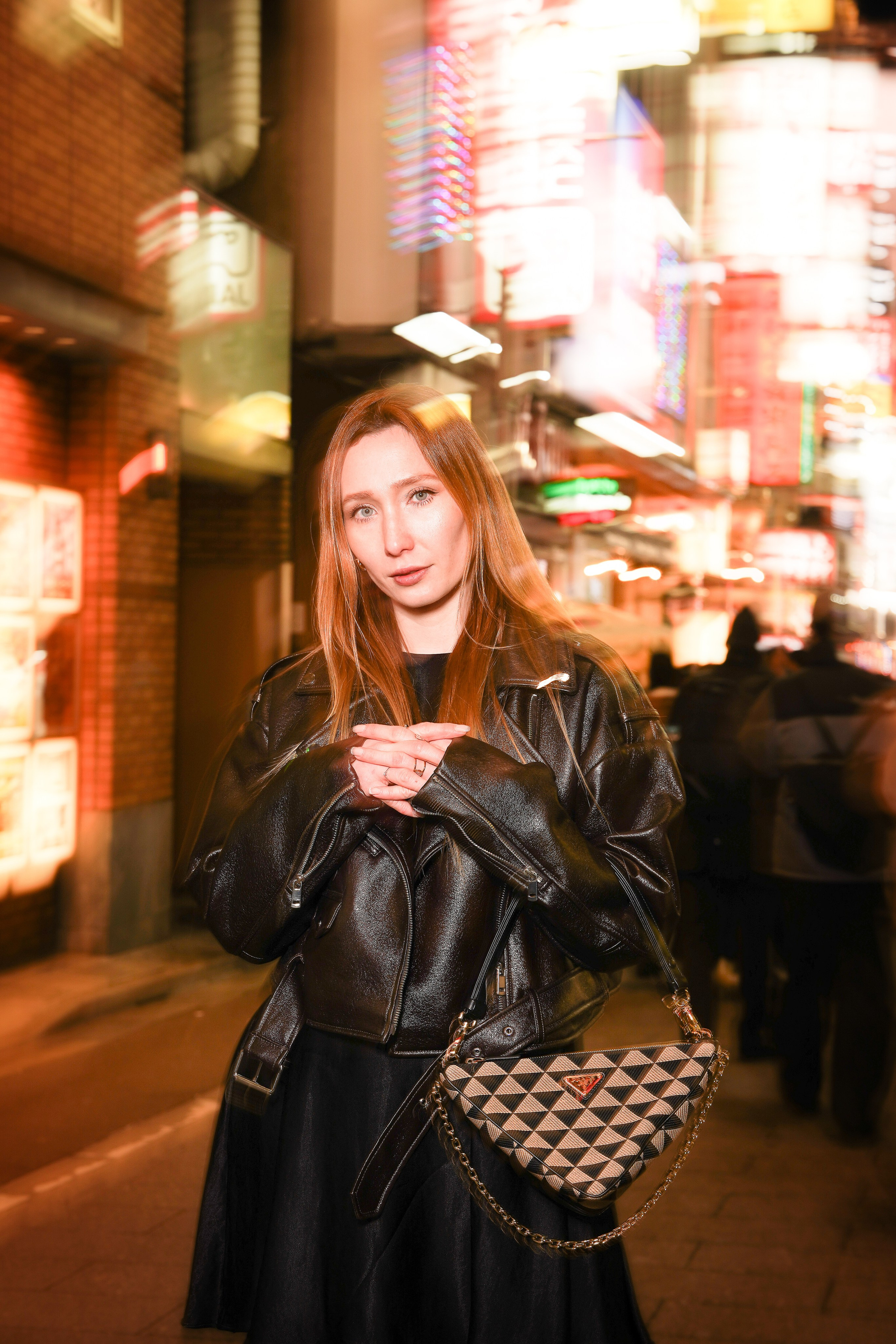 Вечерняя съёмка в Шинжуку. Фотограф в Токио Япония