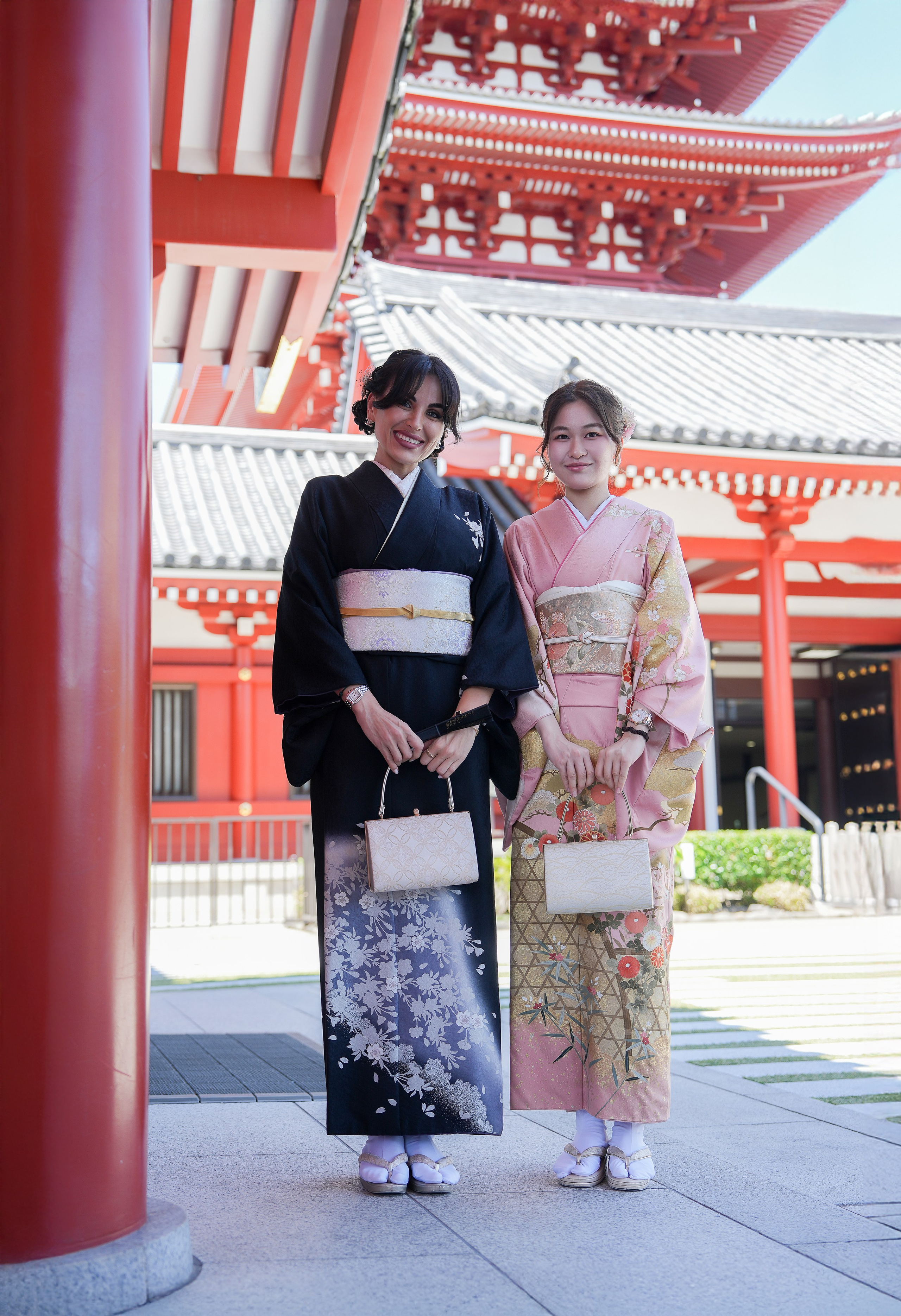 Съёмка в Кимоно возле храма. Фотограф в Токио Япония