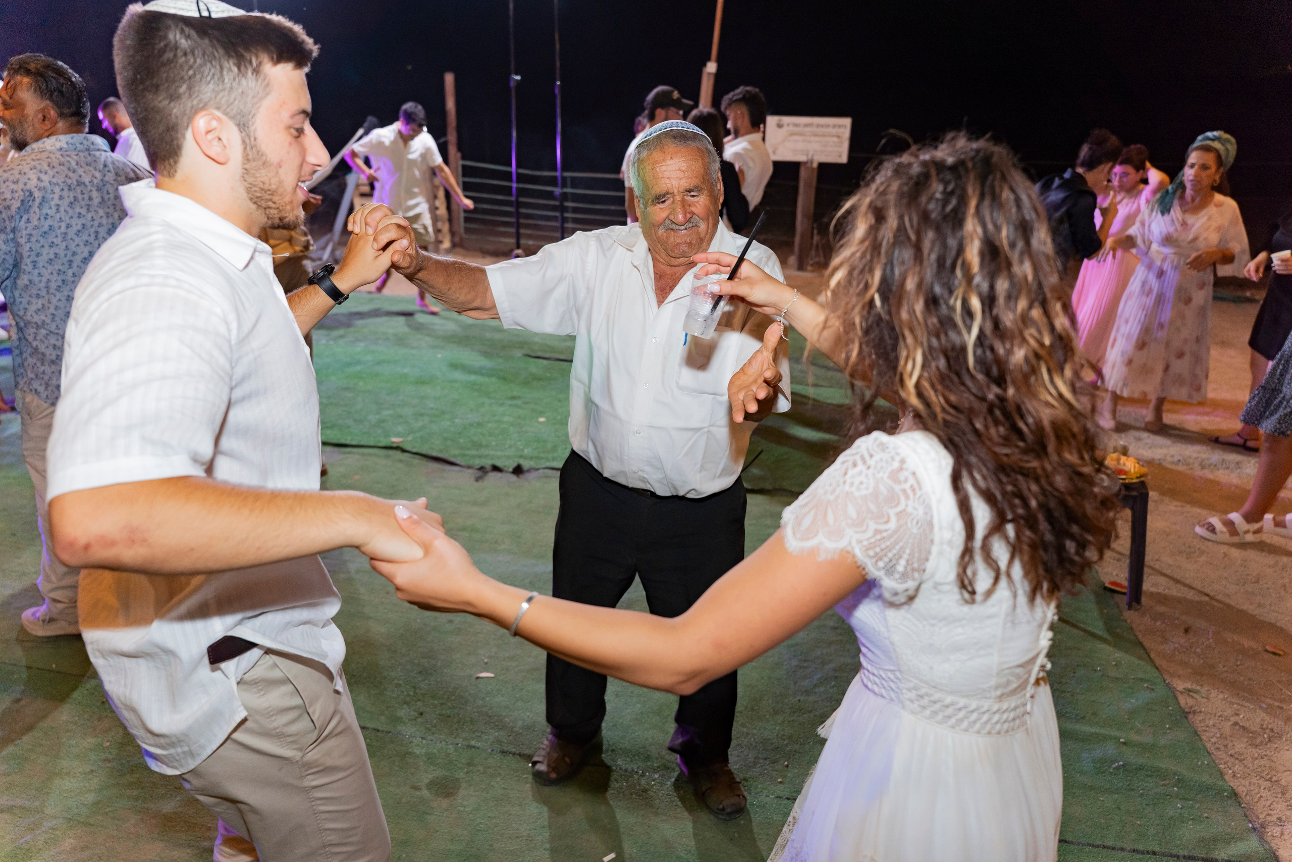 אביה ואחיה. יוסף מזרחי צילום חתונה, ברית וזוגיות. צלם מקצועי שאוהב להוציא אתכם הכי יפים ברגעים הכי מרגשים