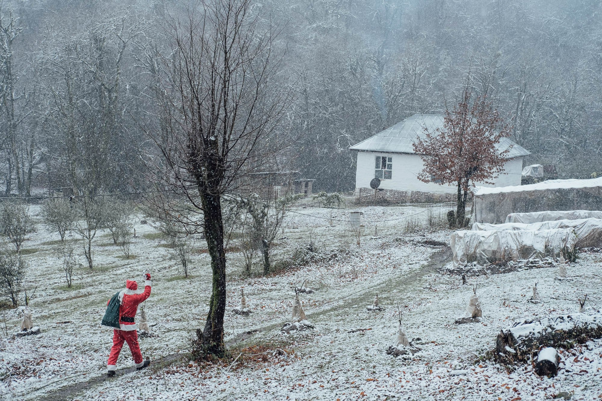 Şaxta Baba Ucqar Dağ Kəndlərində - Sosial Layihə. Bakıda Peşəkar Tədbir, Love Story və Təbiət Fotoqrafı — Elşən Baba