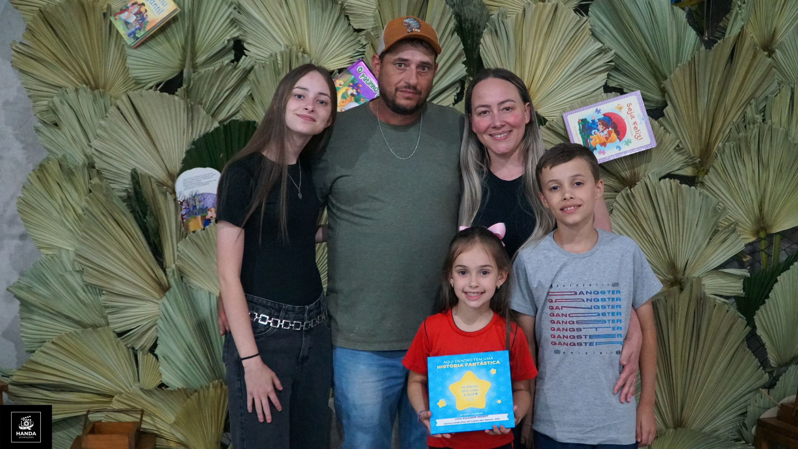 Noite autógrafos colégio Aurélio Buarque de Holanda. Handa Produções