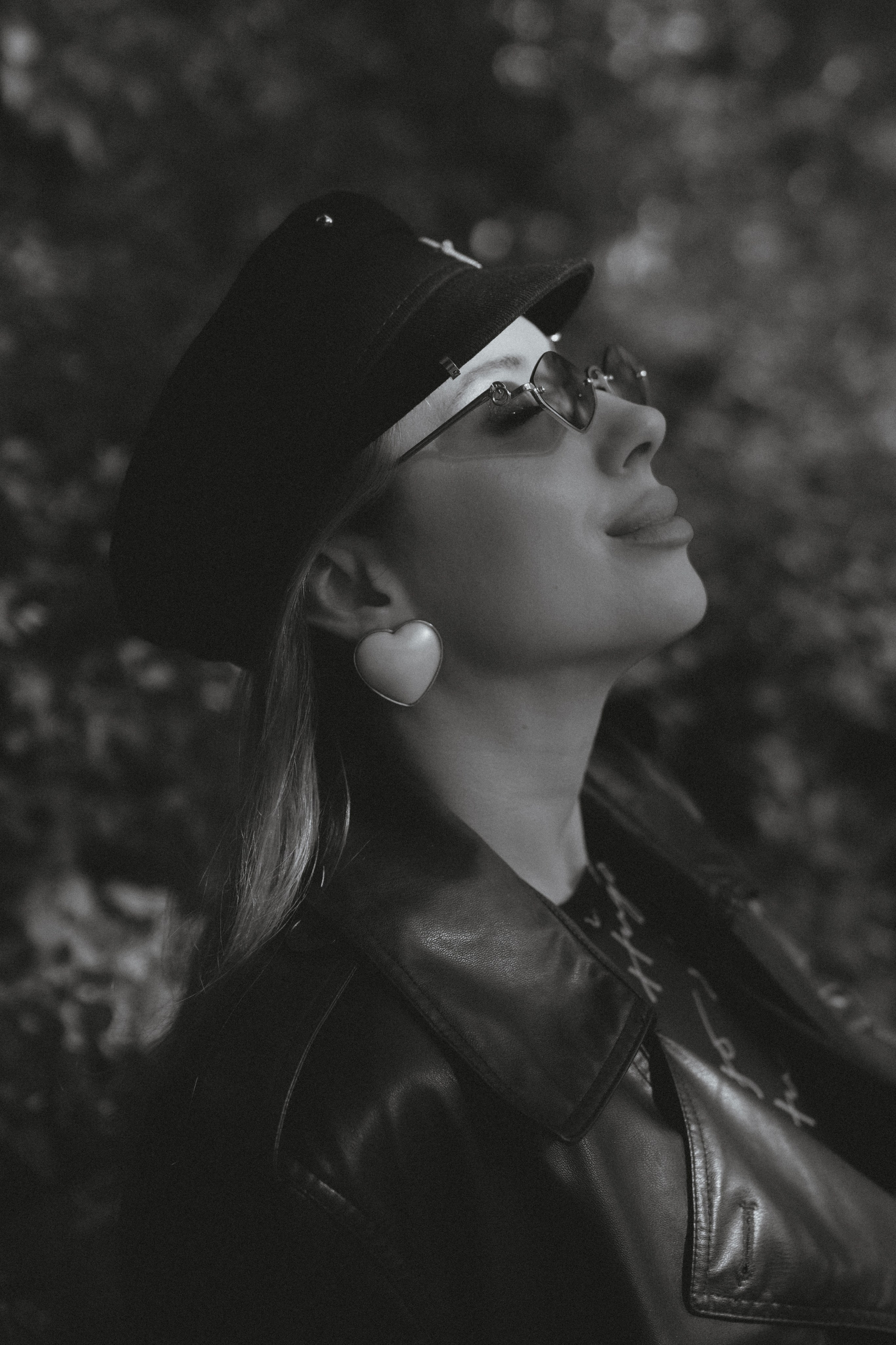Street Portrait in Leipzig. Woman in black Leather Coat. Stylish. Charismatic Photography by Kristina Kozheltsova. Kristina Kozheltsova- Soulful Portrait&Lifestyle&Love Story Photographer in Leipzig, Germany