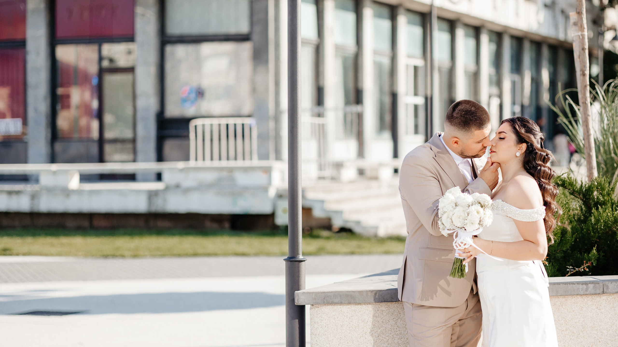 Roxana & Andrei — Cununie civilă în Helegiu și ședință foto în Onești