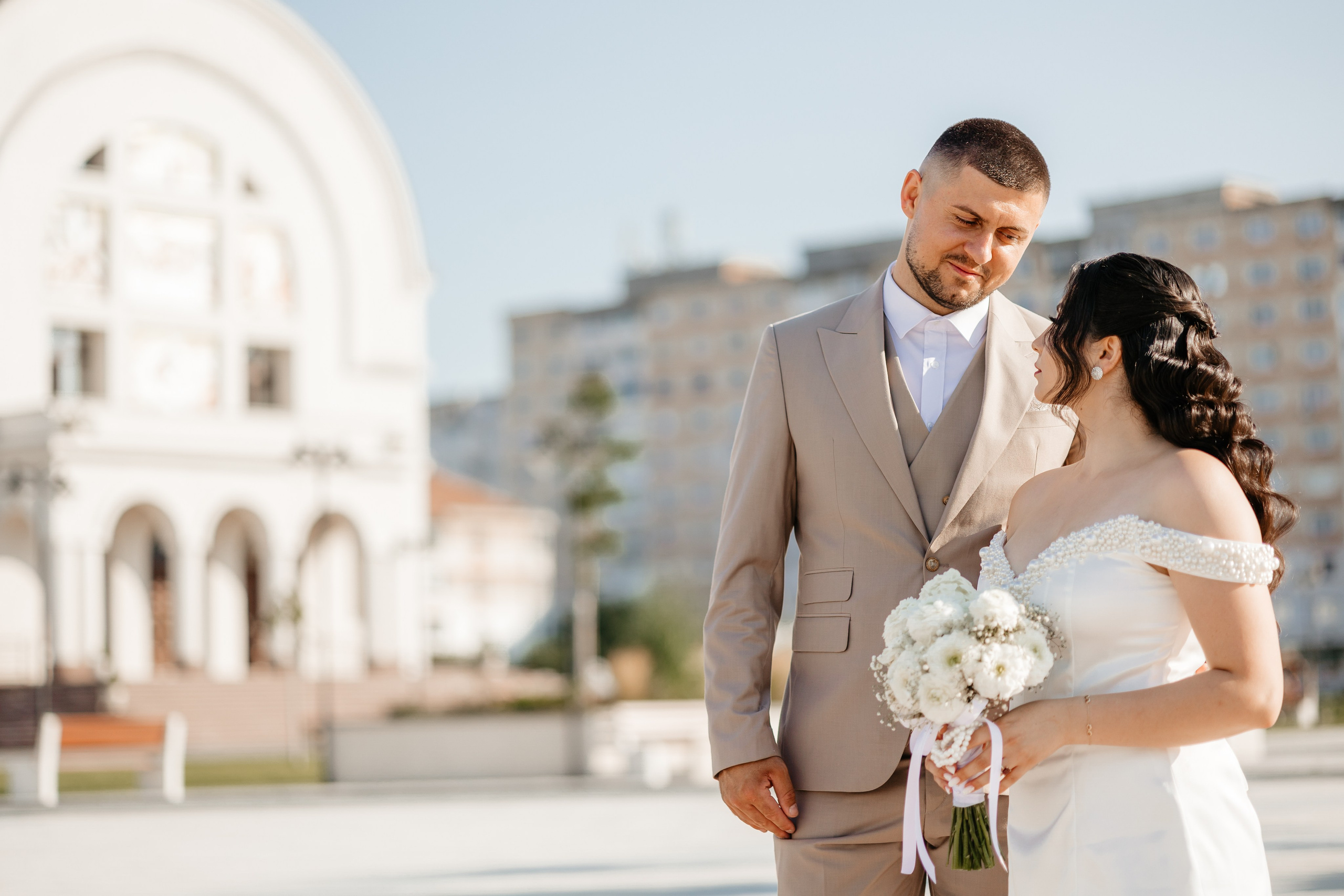 Roxana & Andrei — Cununie civilă în Helegiu și ședință foto în Onești