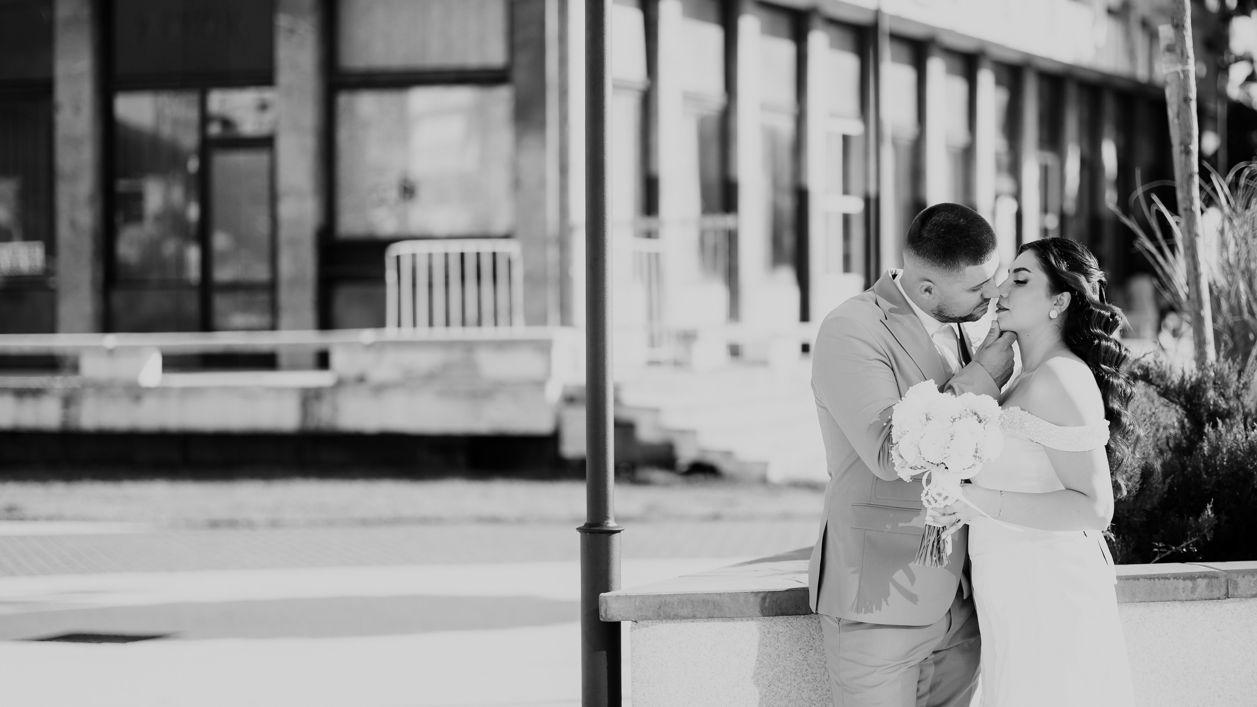 Roxana & Andrei — Cununie civilă în Helegiu și ședință foto în Onești