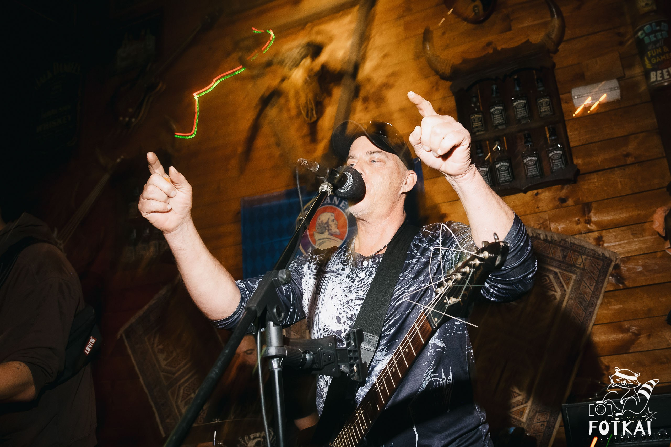 Фоторепортаж JAM Night в El Paso Bar, Torrevieja — живая музыка и атмосфера Коста-Бланки | FOTKAI