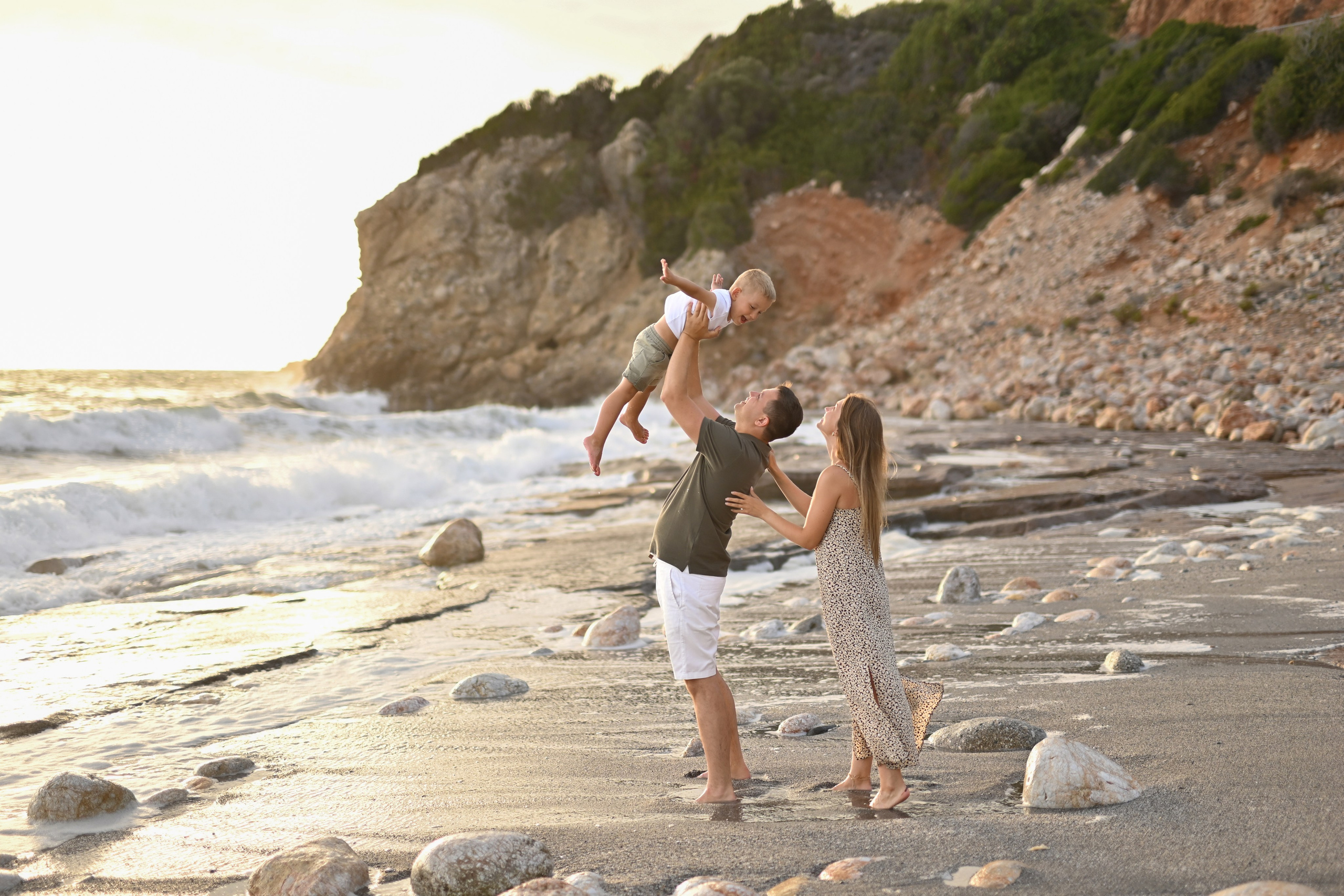 Семейная съемка на пляже Улаш. Фотограф в Алании (Аланье), Сиде, Манавгате. Турция