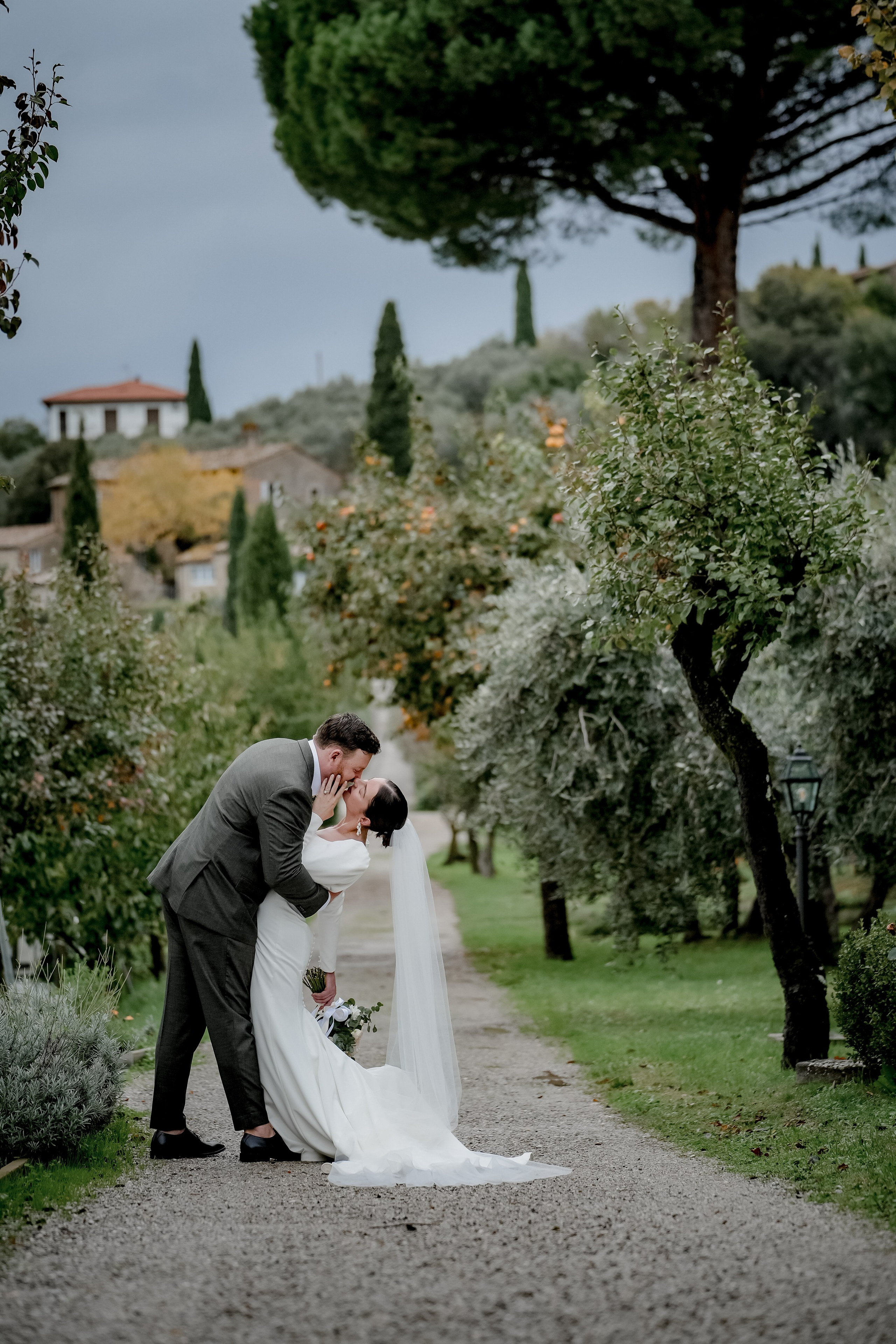 Elopment in Cortona. Villa Falconiere. Wedding Photographer in Italy