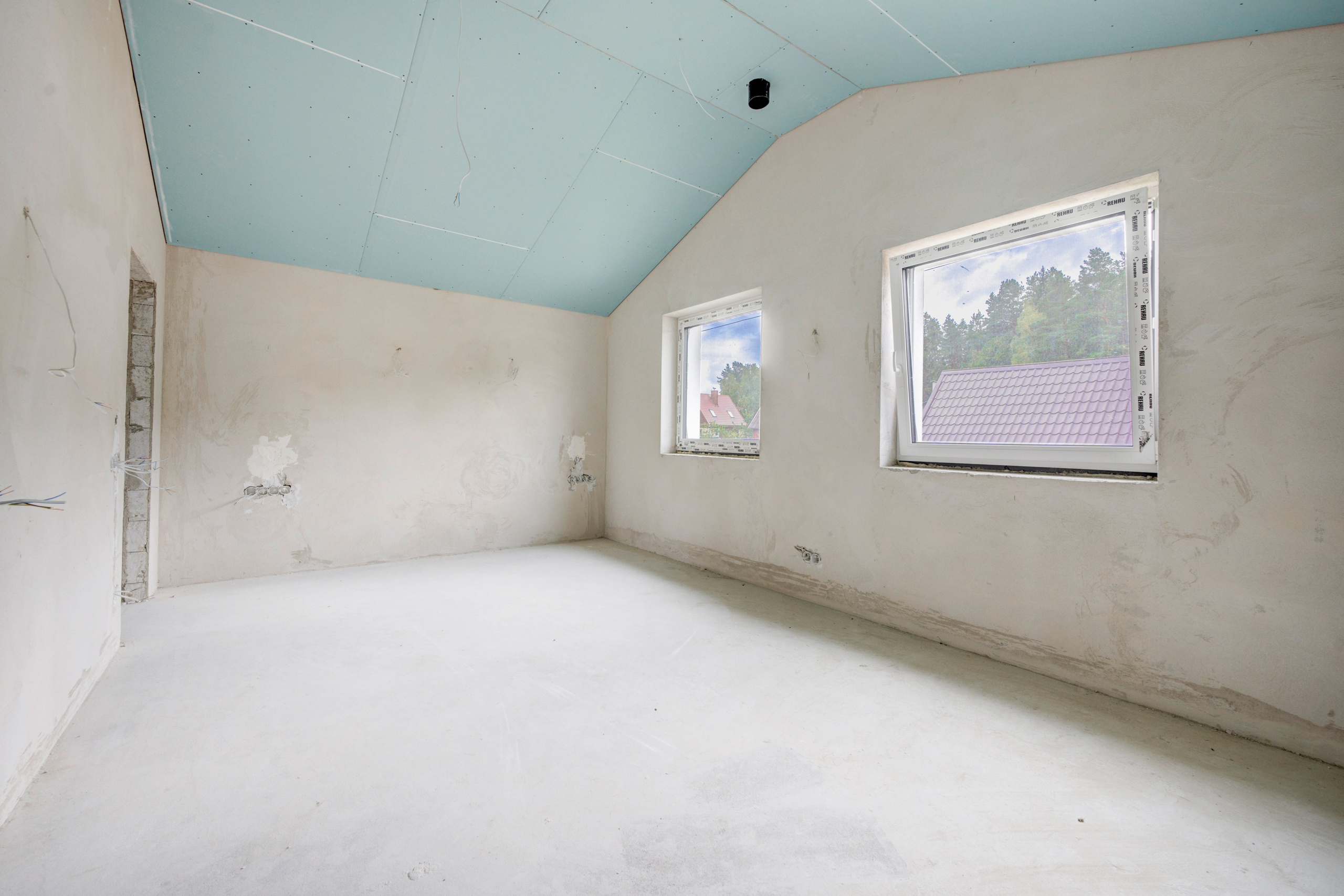 Pagubės sodų 11-oji 16, Vilnius. Namas su nepilna apdaila. Elina Sapiega fotografė Vilniuje