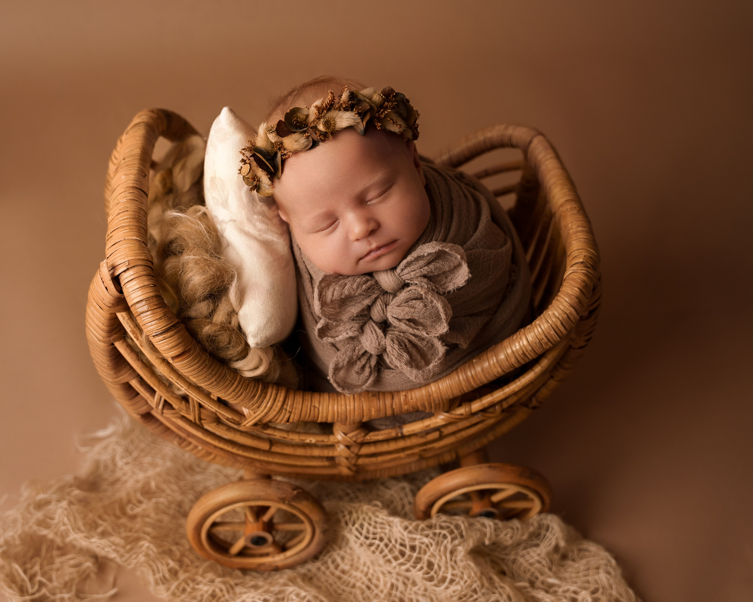 NEWBORN FOTOSHOOTING. Anna, Fotografin aus Wien, Österreich. Ich fotografiere in folgenden Genres: Babybauch-, Familien-, Mode- und Weihnachtsfotografie