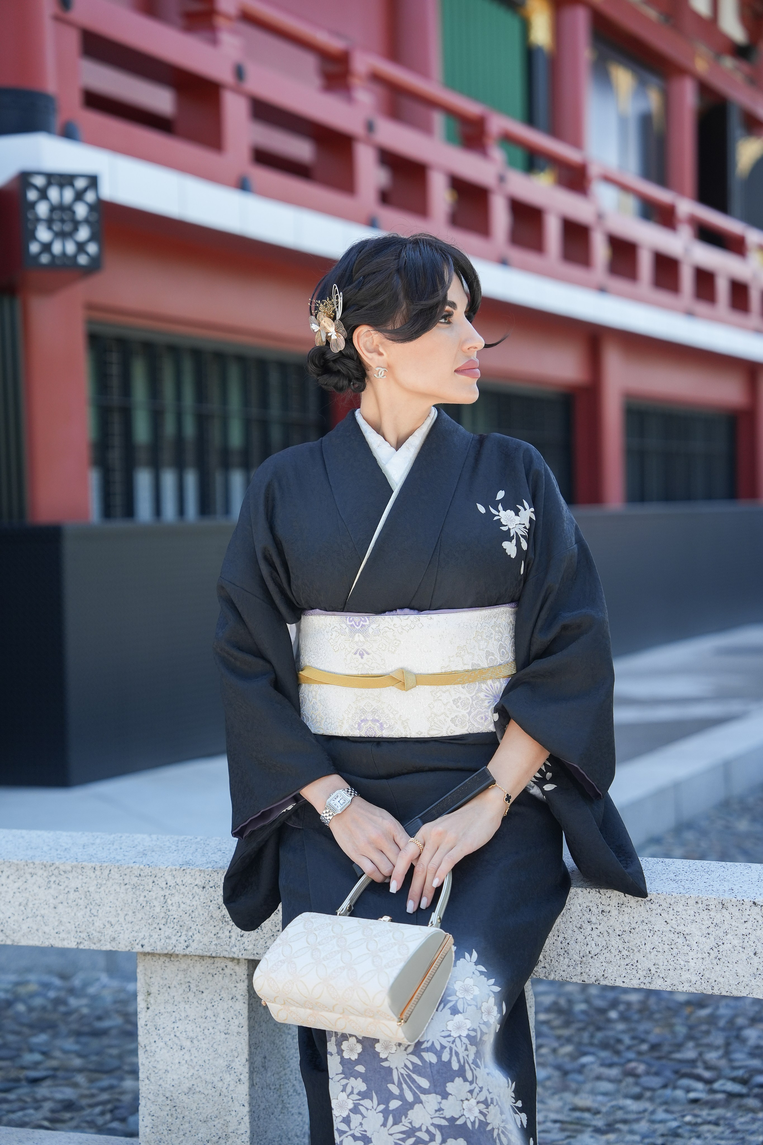 Съёмка в Кимоно возле храма. Фотограф в Токио Япония