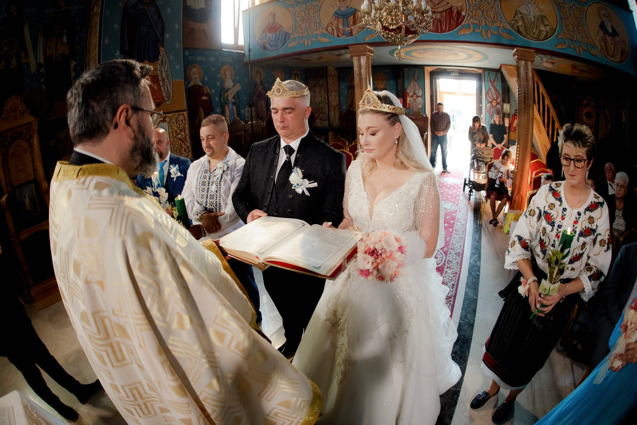 Mihai & Oana. Servicii foto-video profesionale, pentru momente de neuitat