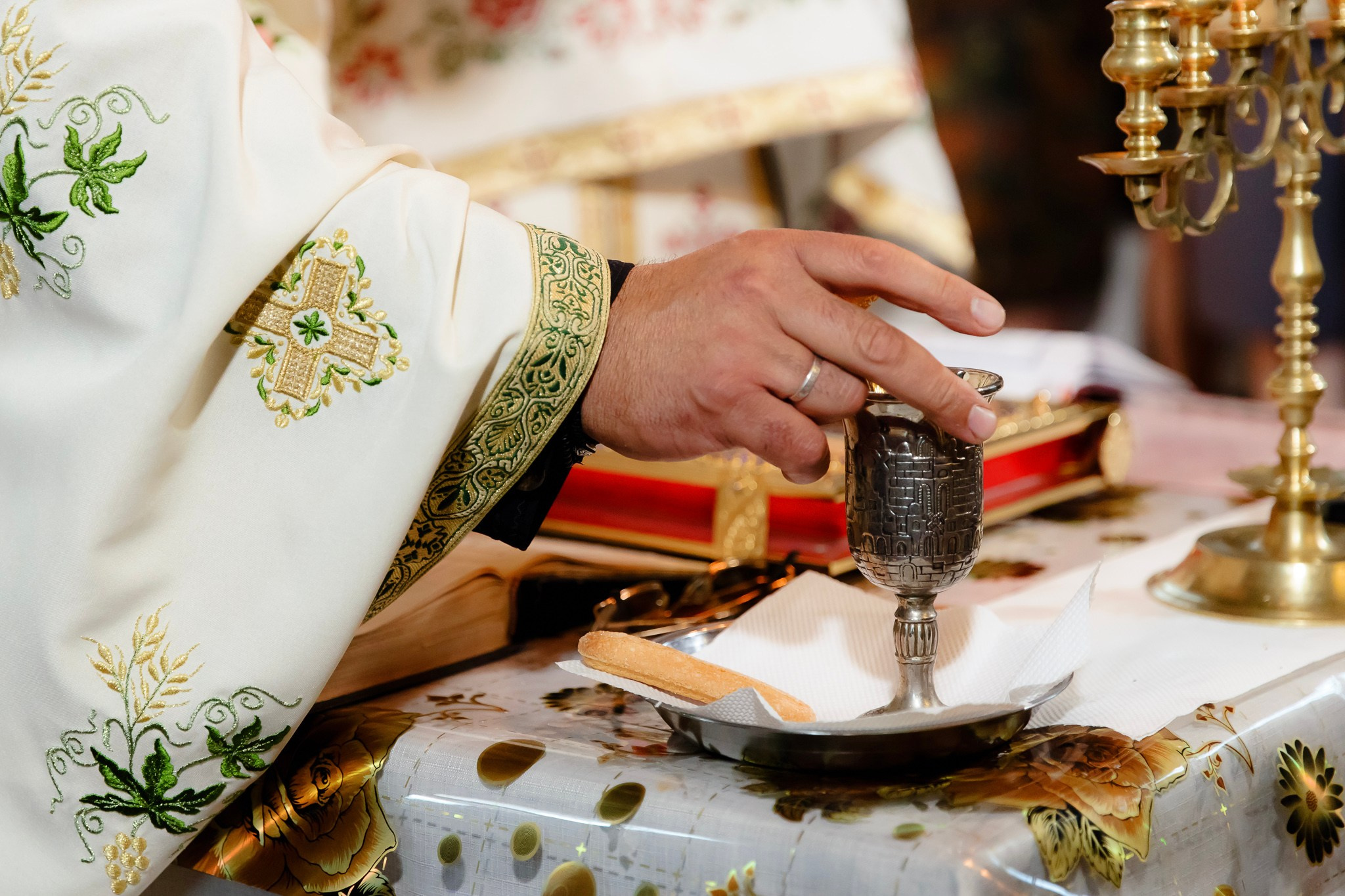 Ioana & Ionuț | Nuntă de poveste la Păstrăvăria Poiana din Mălini județul Suceava. Servicii foto-video profesionale, pentru momente de neuitat