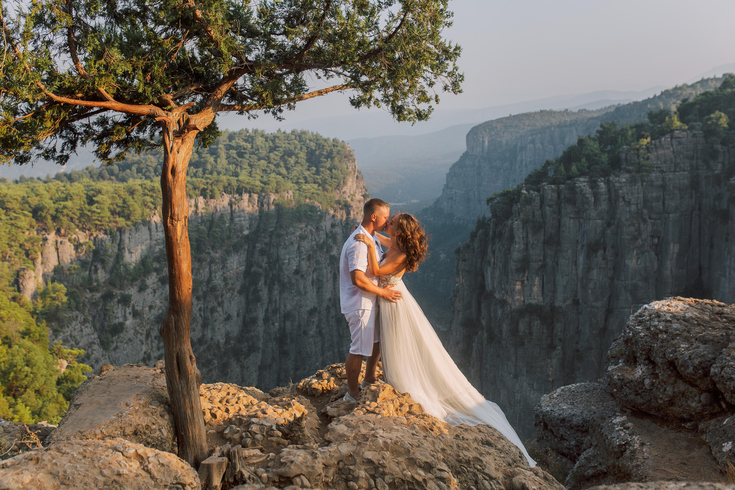 Epic Wedding Photographer in Canyon Turkey | Alsu Develi. Professional Photographer in Alanya, Side, Belek, Antalya, Kemer. Wedding, family & individual shoots. Photo & Video delivery in 1-3 days