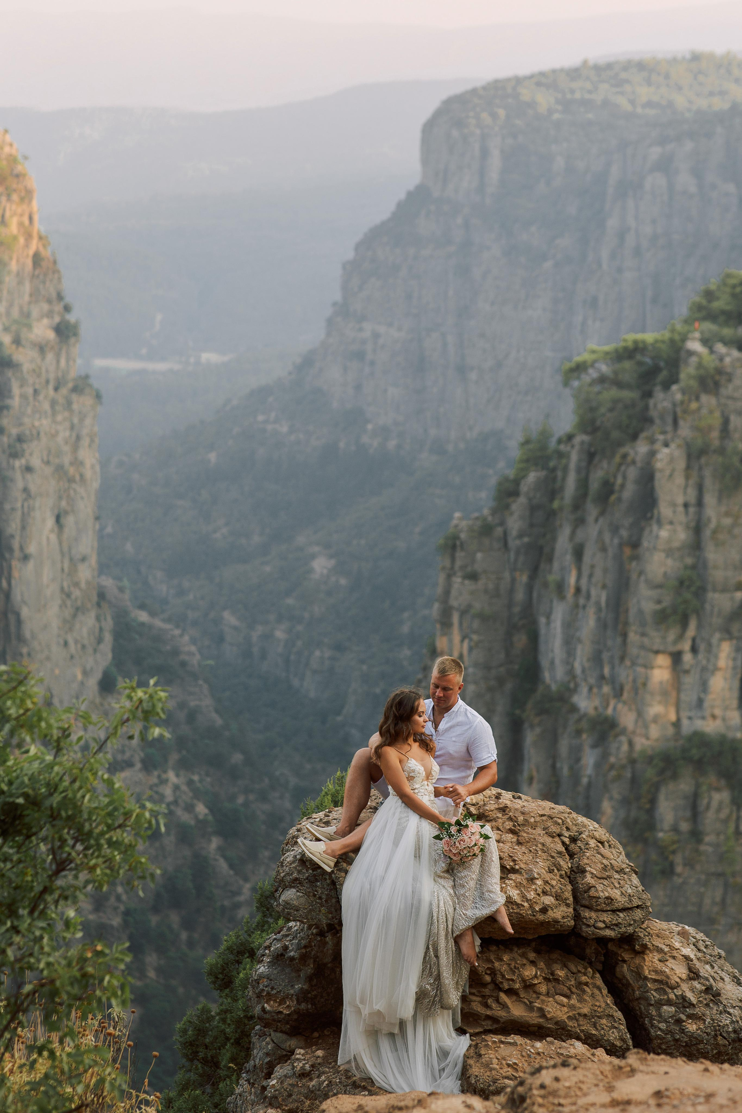 Epic Wedding Photographer in Canyon Turkey | Alsu Develi. Professional Photographer in Alanya, Side, Belek, Antalya, Kemer. Wedding, family & individual shoots. Photo & Video delivery in 1-3 days