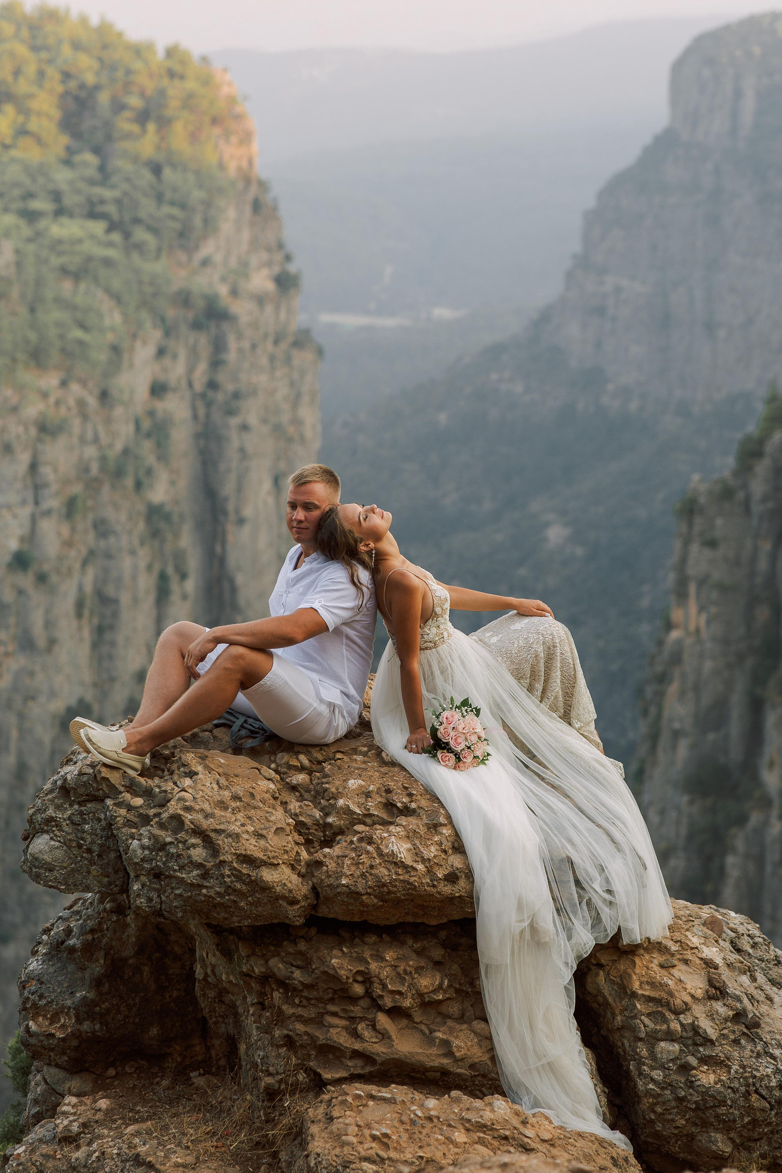Epic Wedding Photographer in Canyon Turkey | Alsu Develi. Professional Photographer in Alanya, Side, Belek, Antalya, Kemer. Wedding, family & individual shoots. Photo & Video delivery in 1-3 days