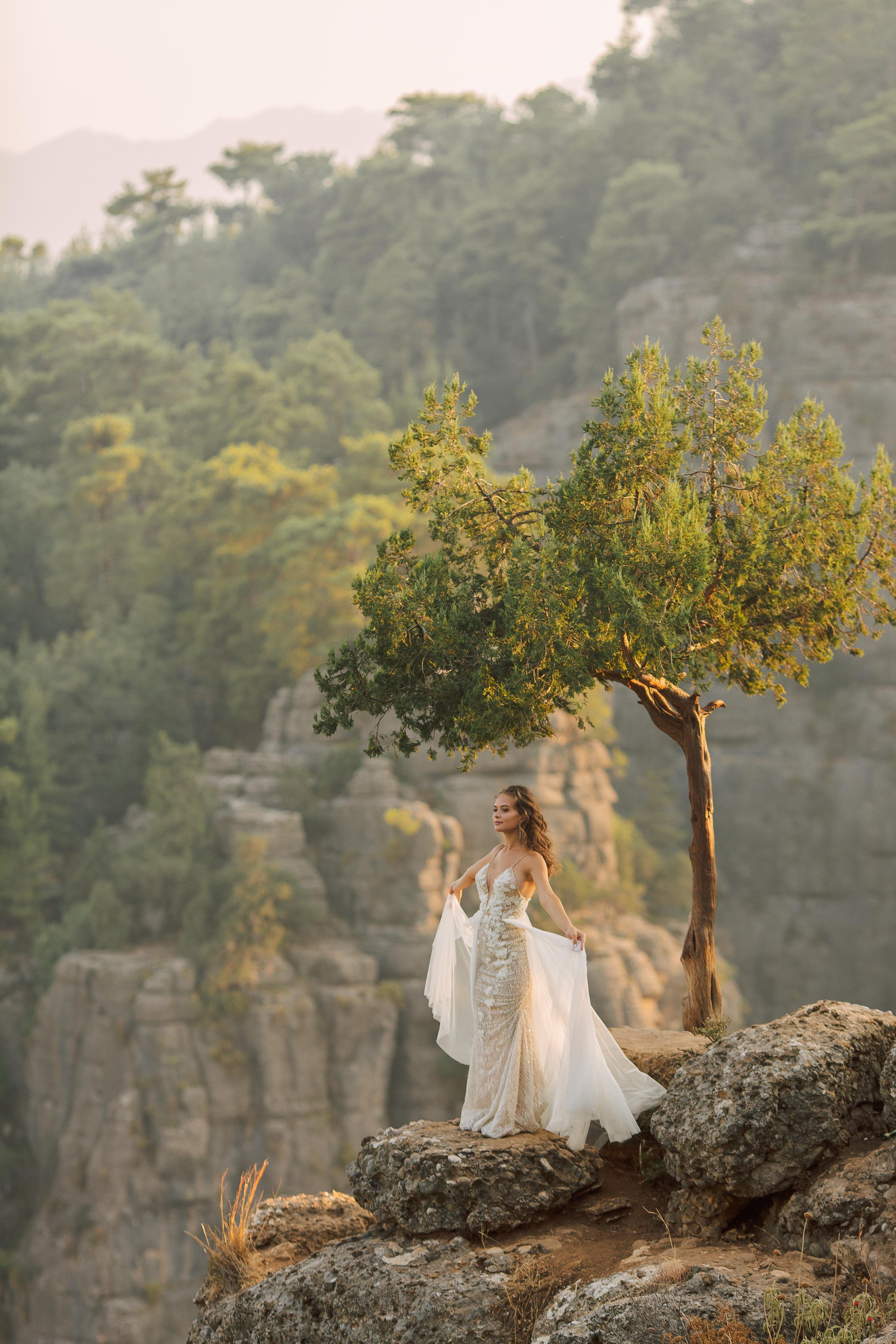 Epic Wedding Photographer in Canyon Turkey | Alsu Develi. Professional Photographer in Alanya, Side, Belek, Antalya, Kemer. Wedding, family & individual shoots. Photo & Video delivery in 1-3 days