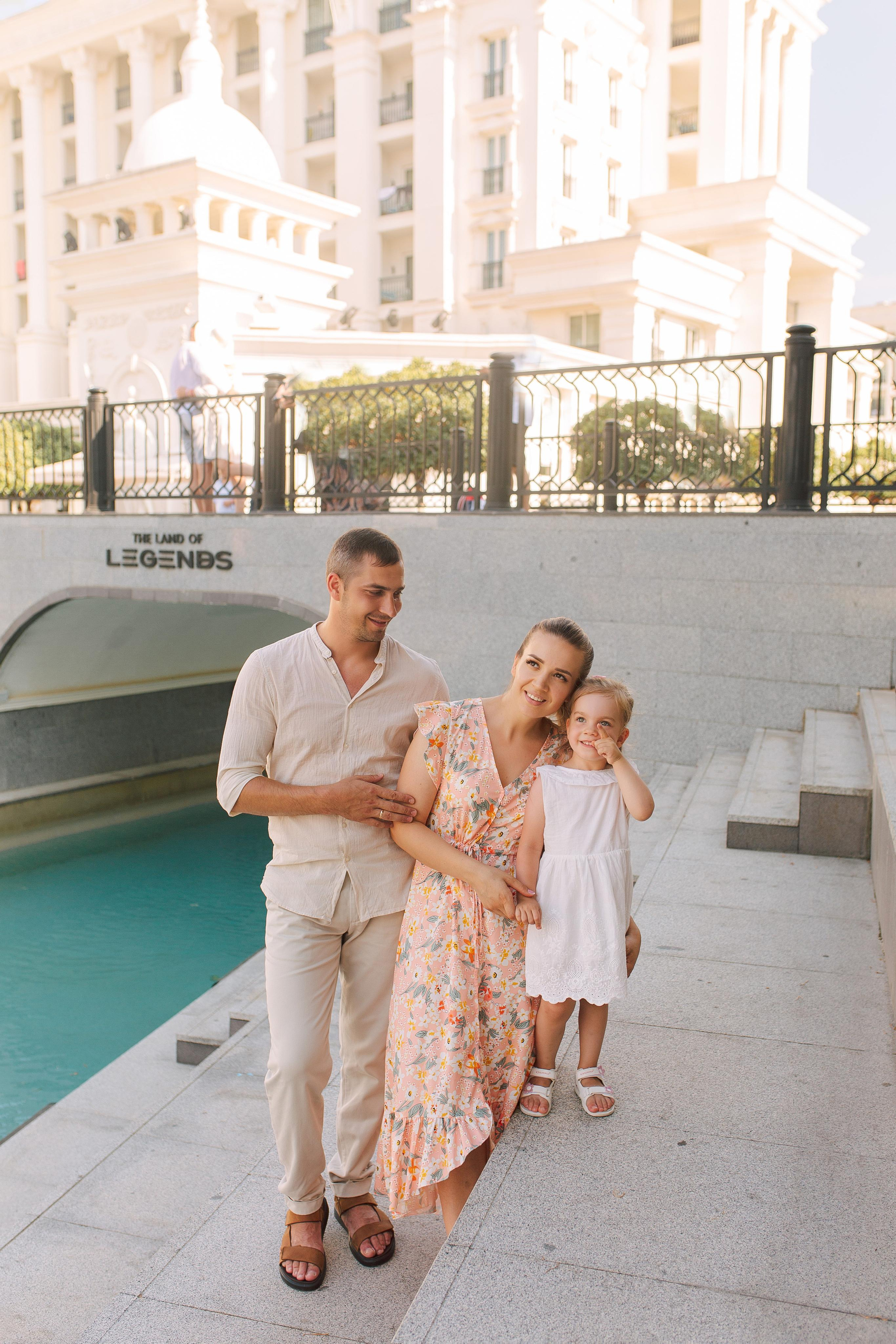 Семейная фотосессия в парке Land of Legends. Алсу Девели | Свадебный и семейный фотограф в Турции Алании, Алания, Аланья, Сиде, Белеке, Анталия