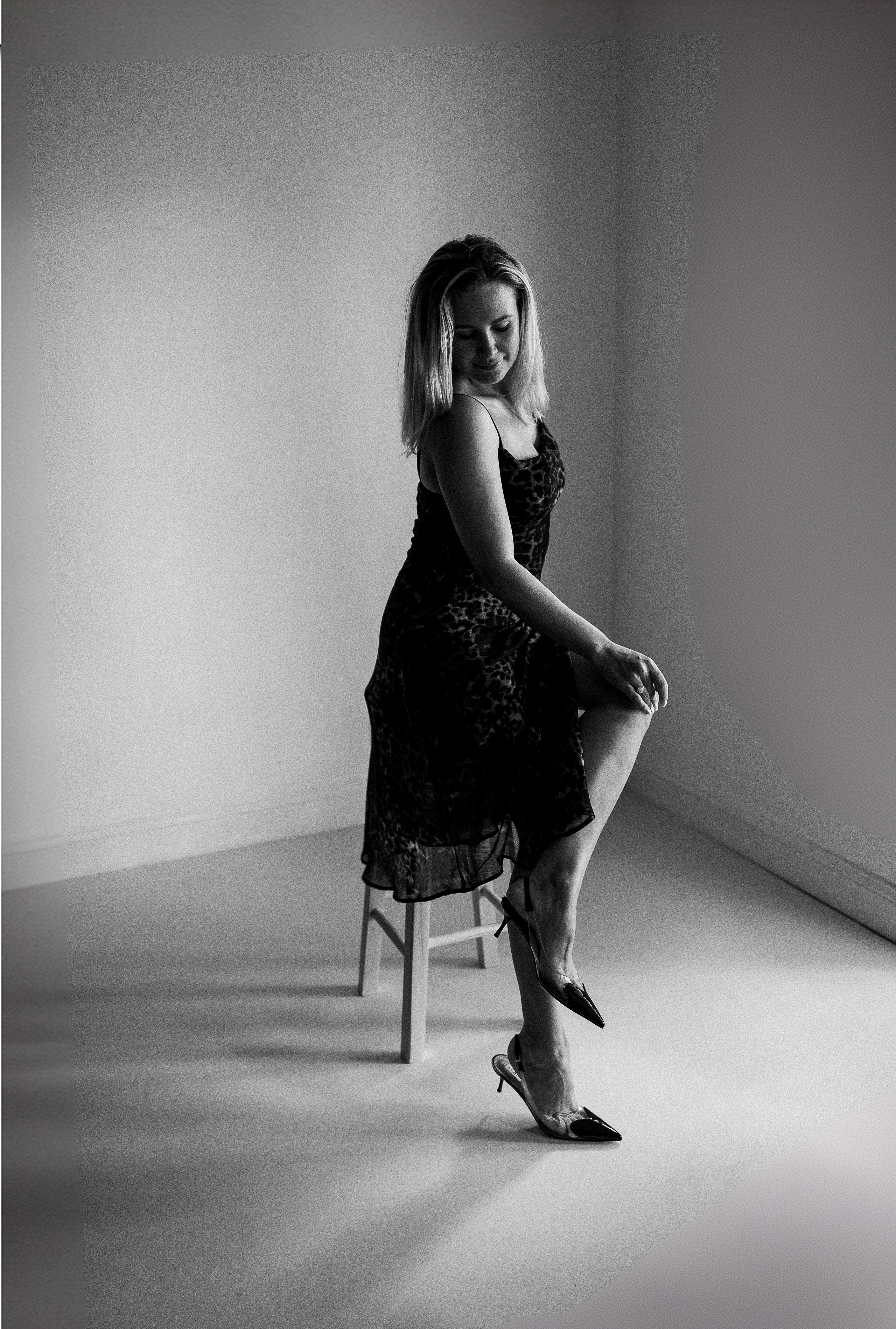 Rawnoir- Portrait photography by Daria Paliy.Timeless black&white portraits of women in NYC area