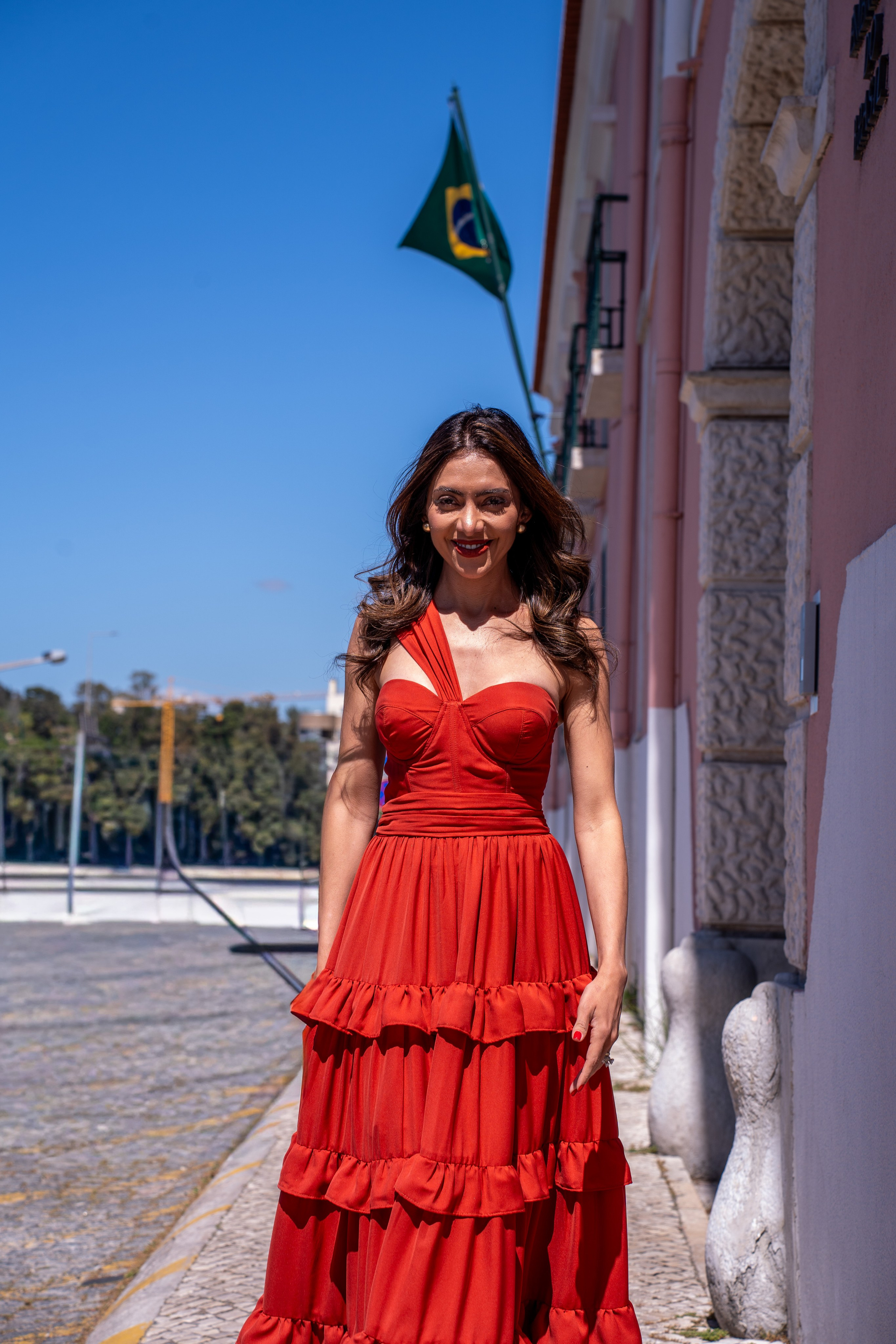 Ensaio — Sophia Martins — Embaixada Brasileira. Frames by Giovani Braga