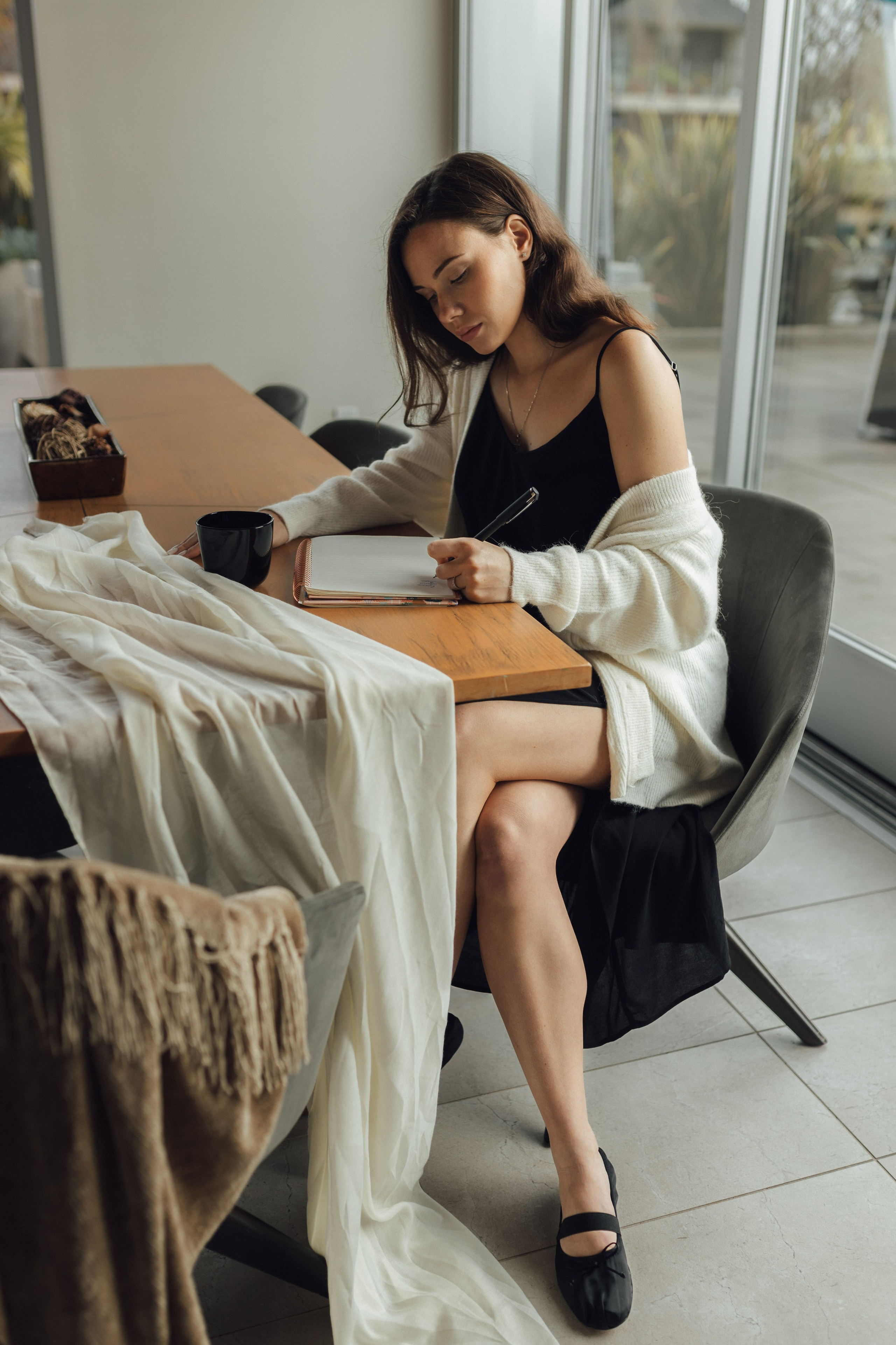 Home Maternity Photo shoot. Maternity, newborn photographer in the Bay Area|Iryna Rakivnenko