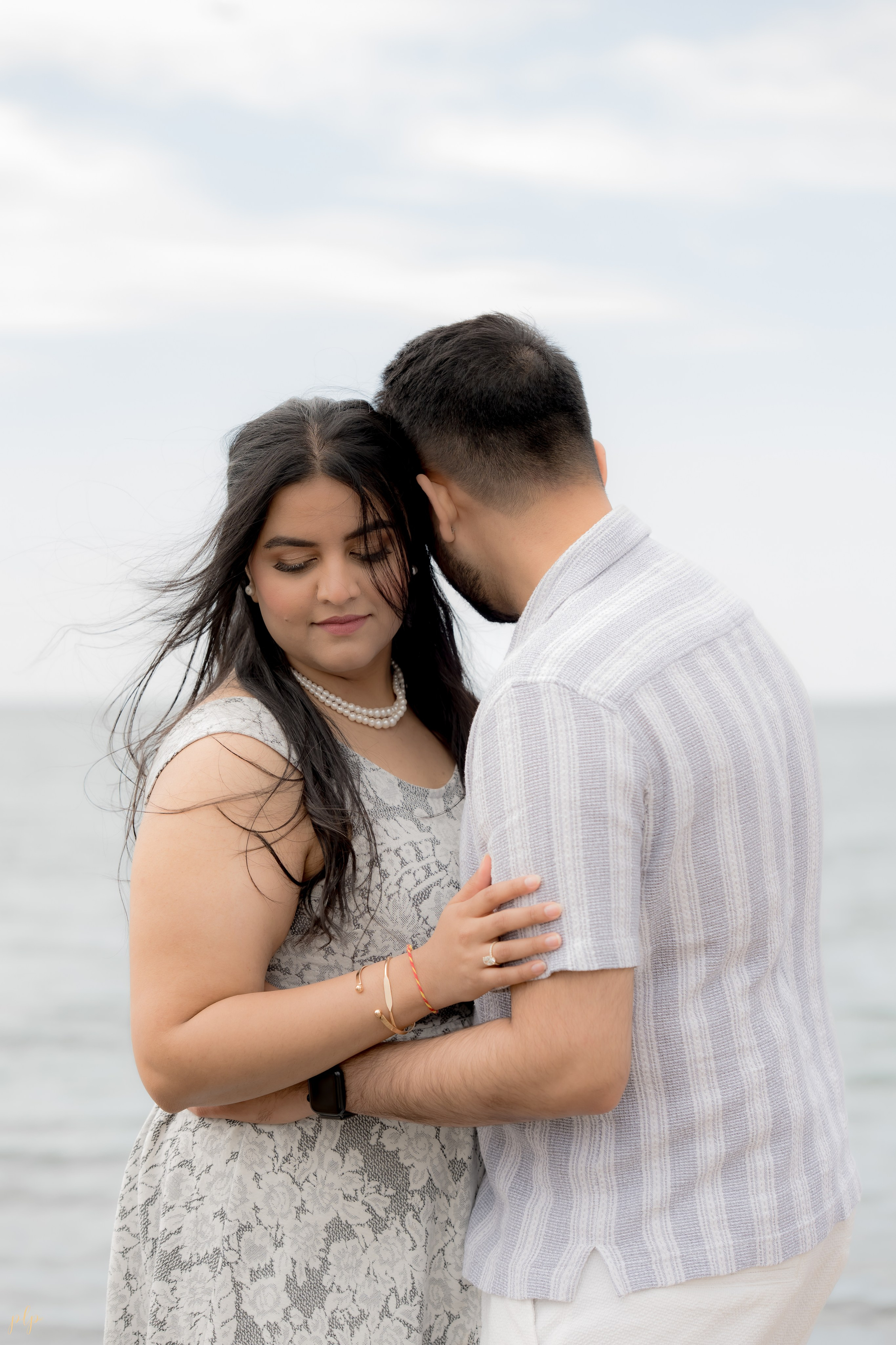 Dhairya and Krupali. Wedding Photographers and Filmmakers