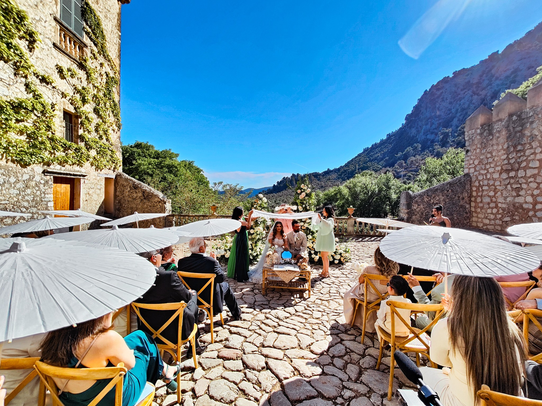 Farsi Wedding at Finca Comassema. Wedding Celebrant in Mallorca Iban Collin