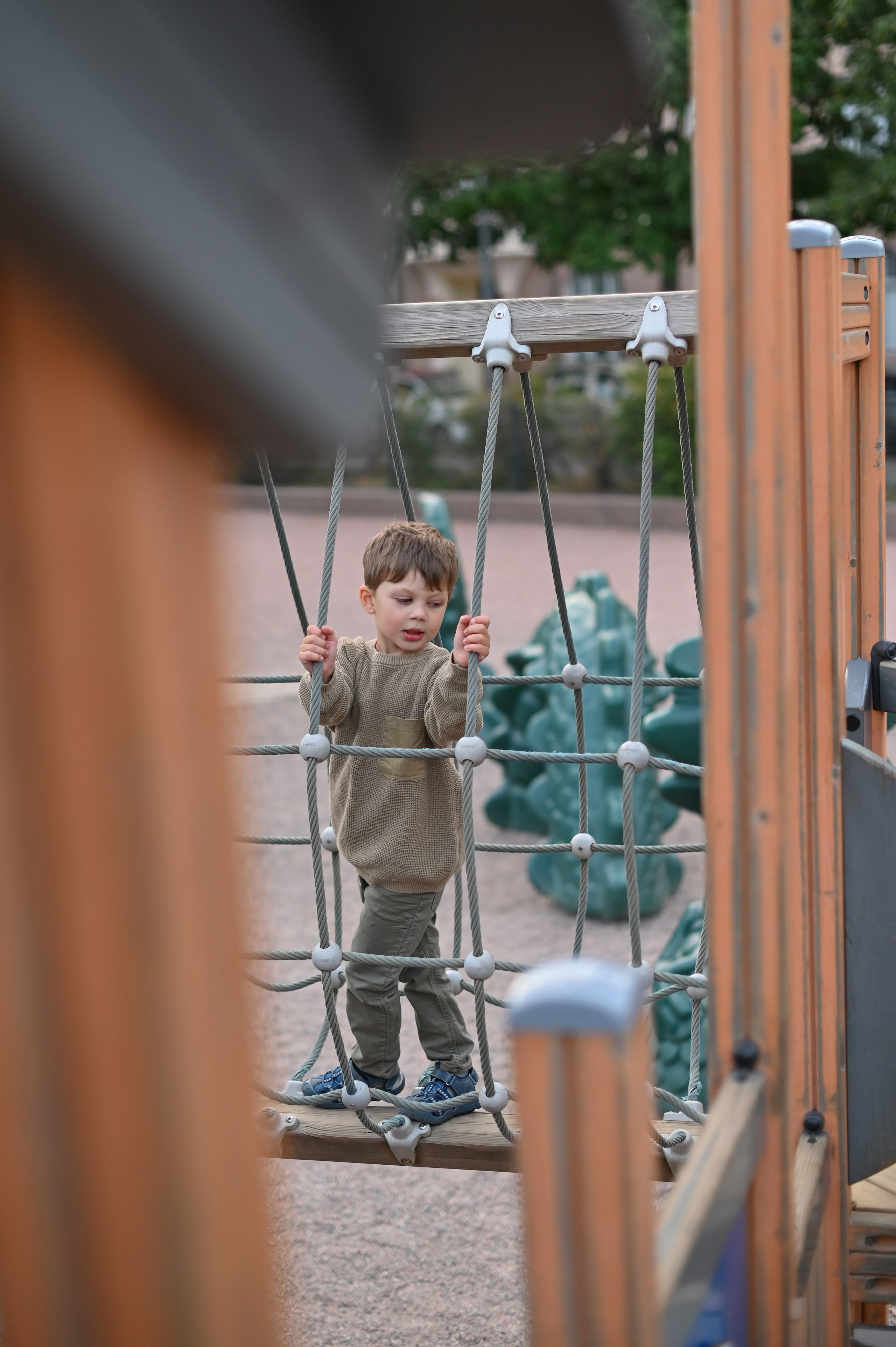 На детской площадке. Детский и семейный фотограф в финляндии дина пулкка. контент фотограф