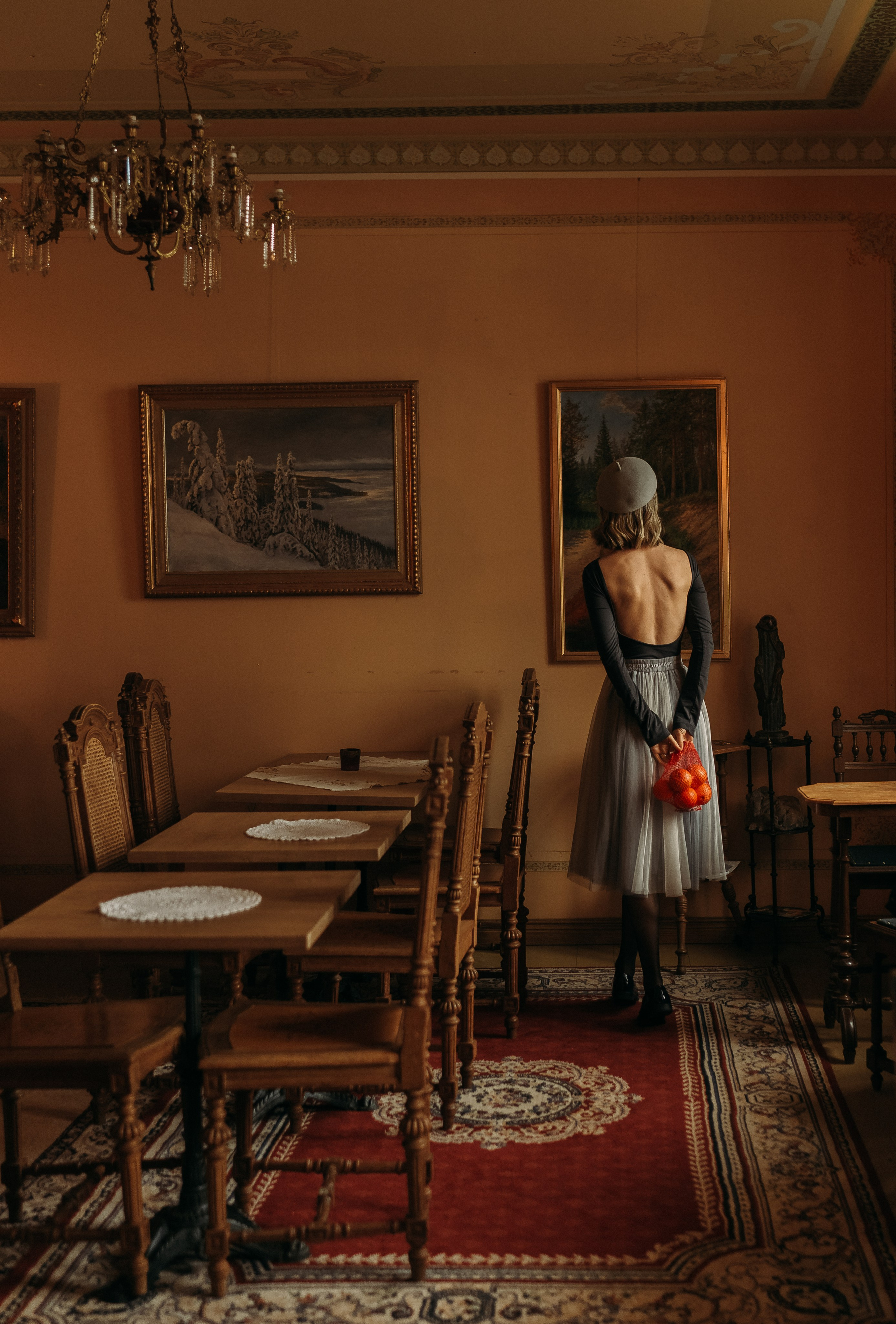 Woman phoshoot. Wedding and potrait photographer in Helsinki Vickan O