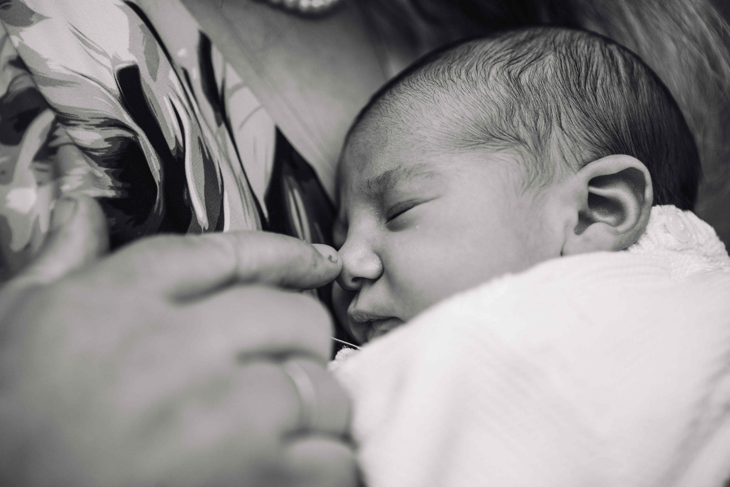 BRITH MILA IN THE SMALL SYNAGOGUE. PHOTOGRAPHER IN ISRAEL