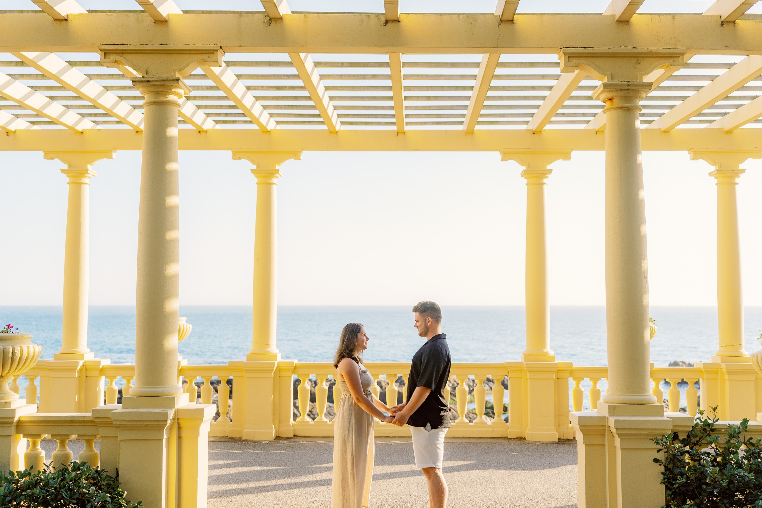 LOVE STORY ON THE BEACH. Photographer in Portugal Polina Gotovaya