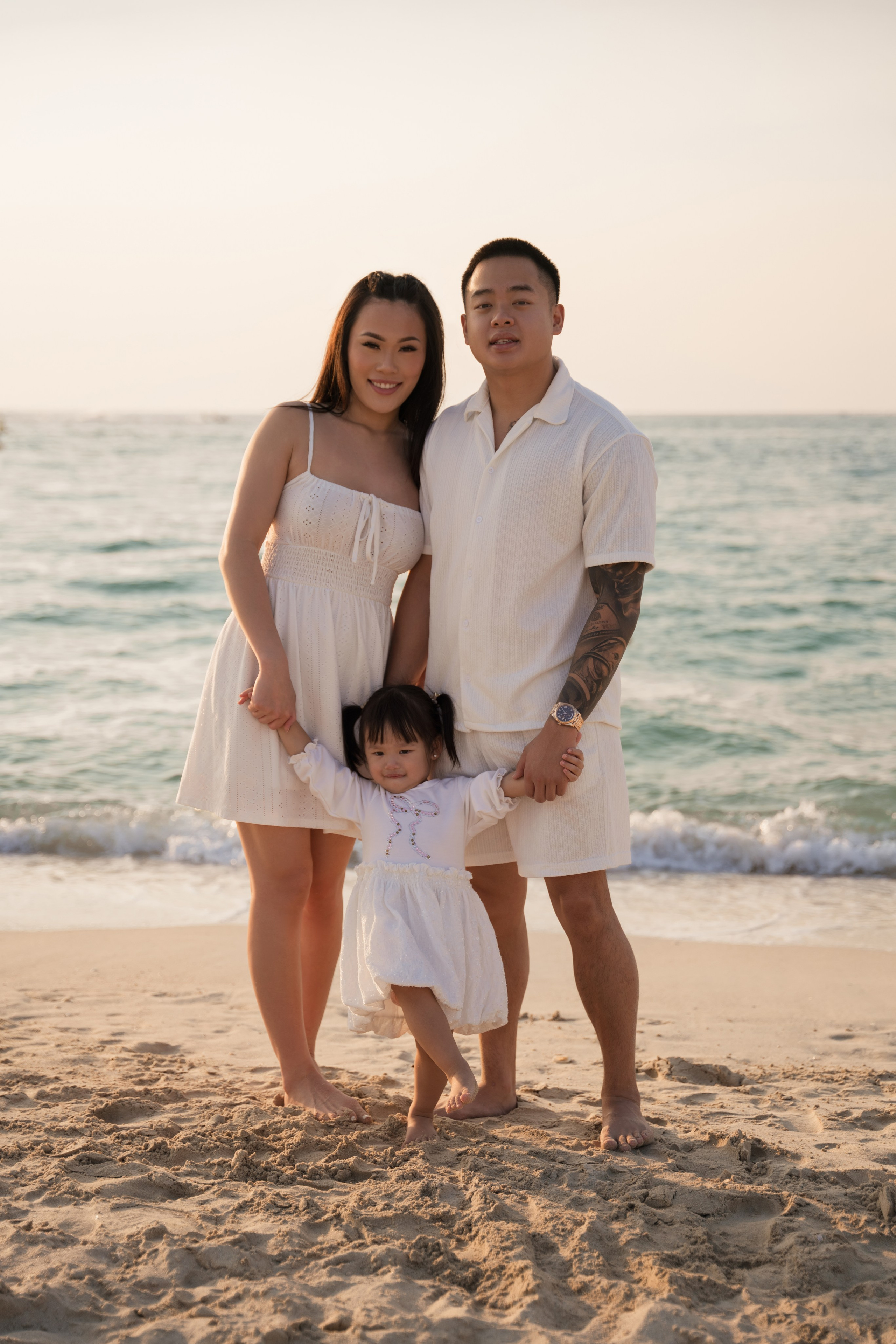 Sea breeze and giggles. Angela Iakovleva — Family Photographer in Dubai