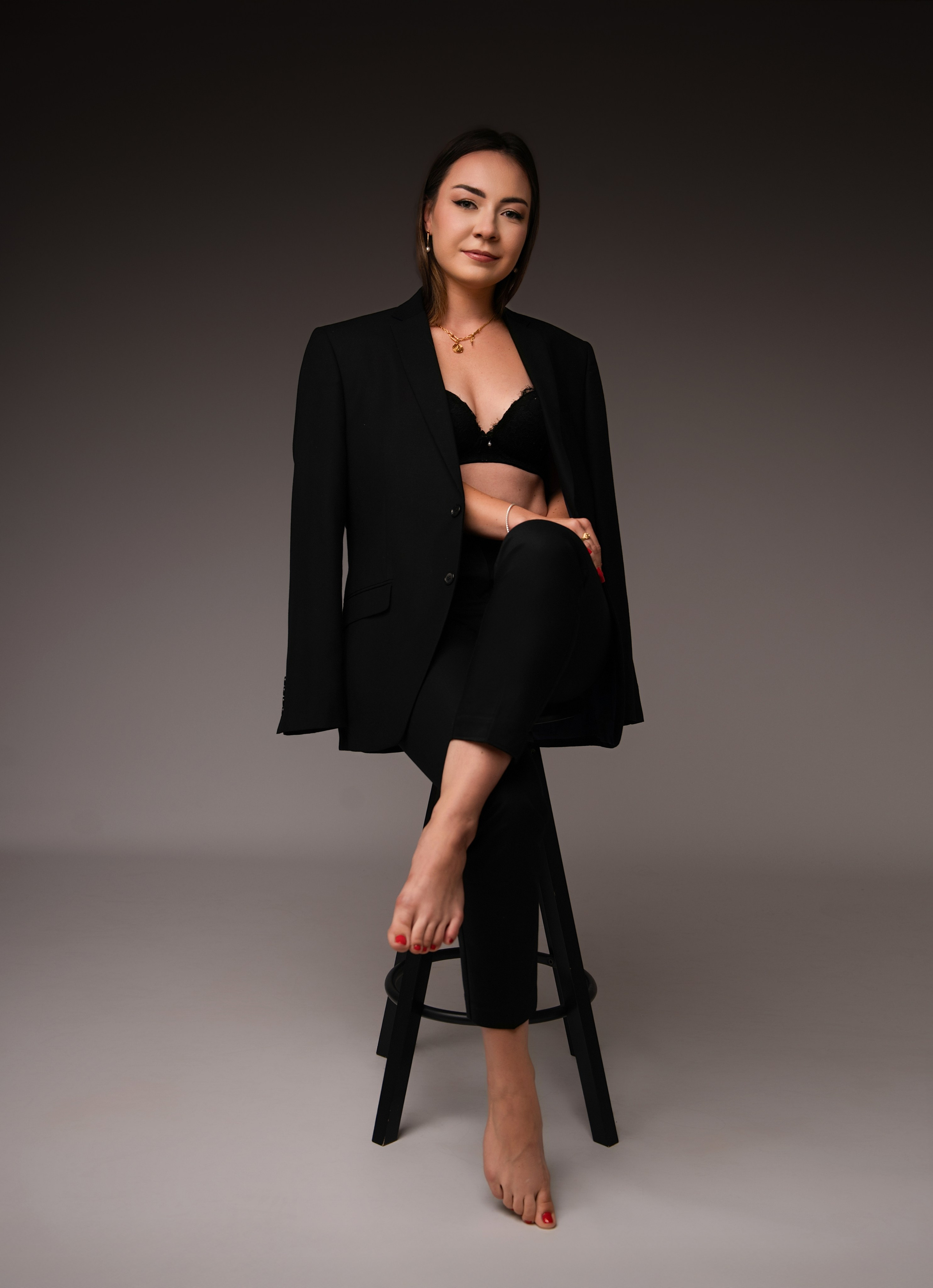 Women Portraits. Home