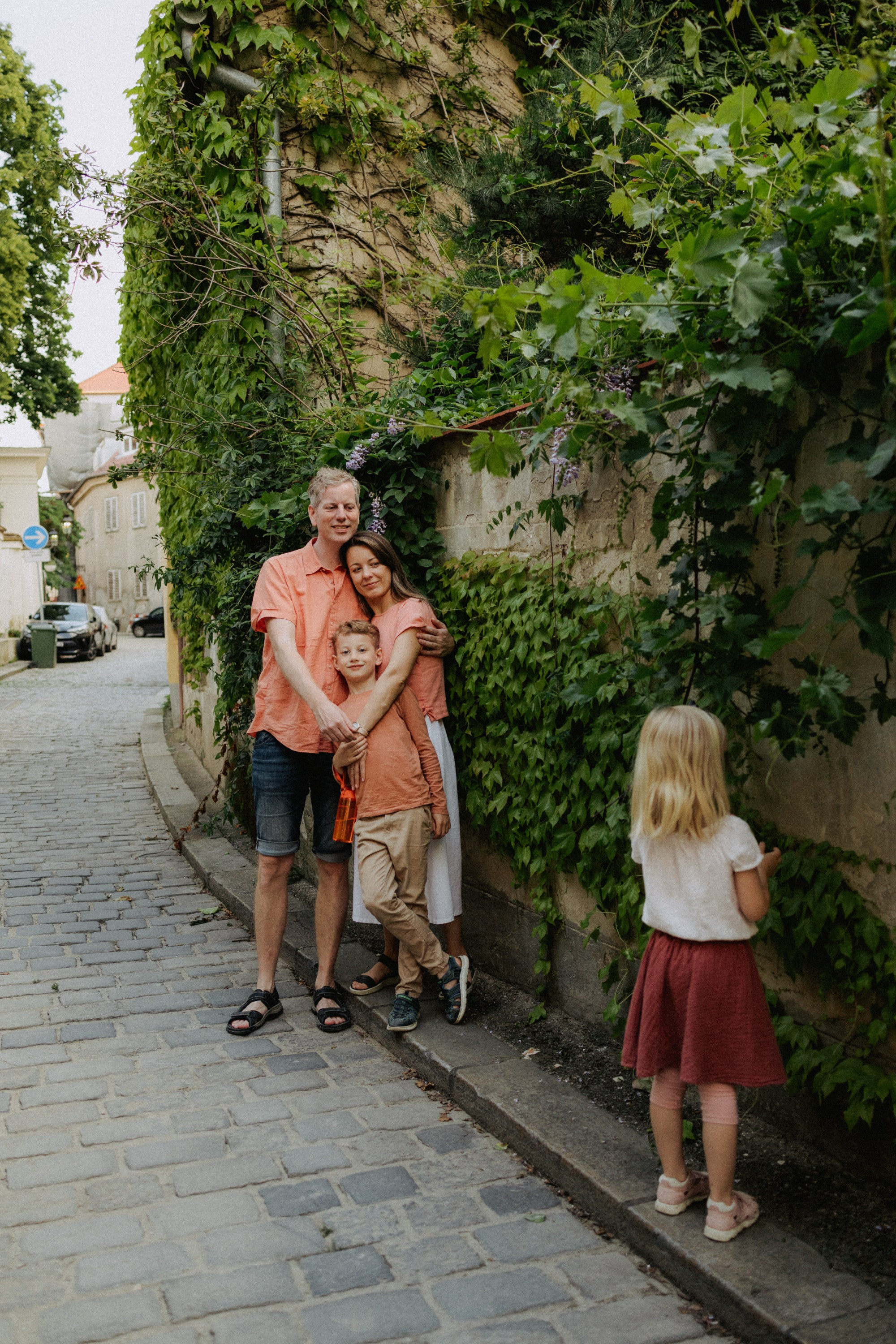 Family in the city. Elena Gorobets. Photographer in Zagreb