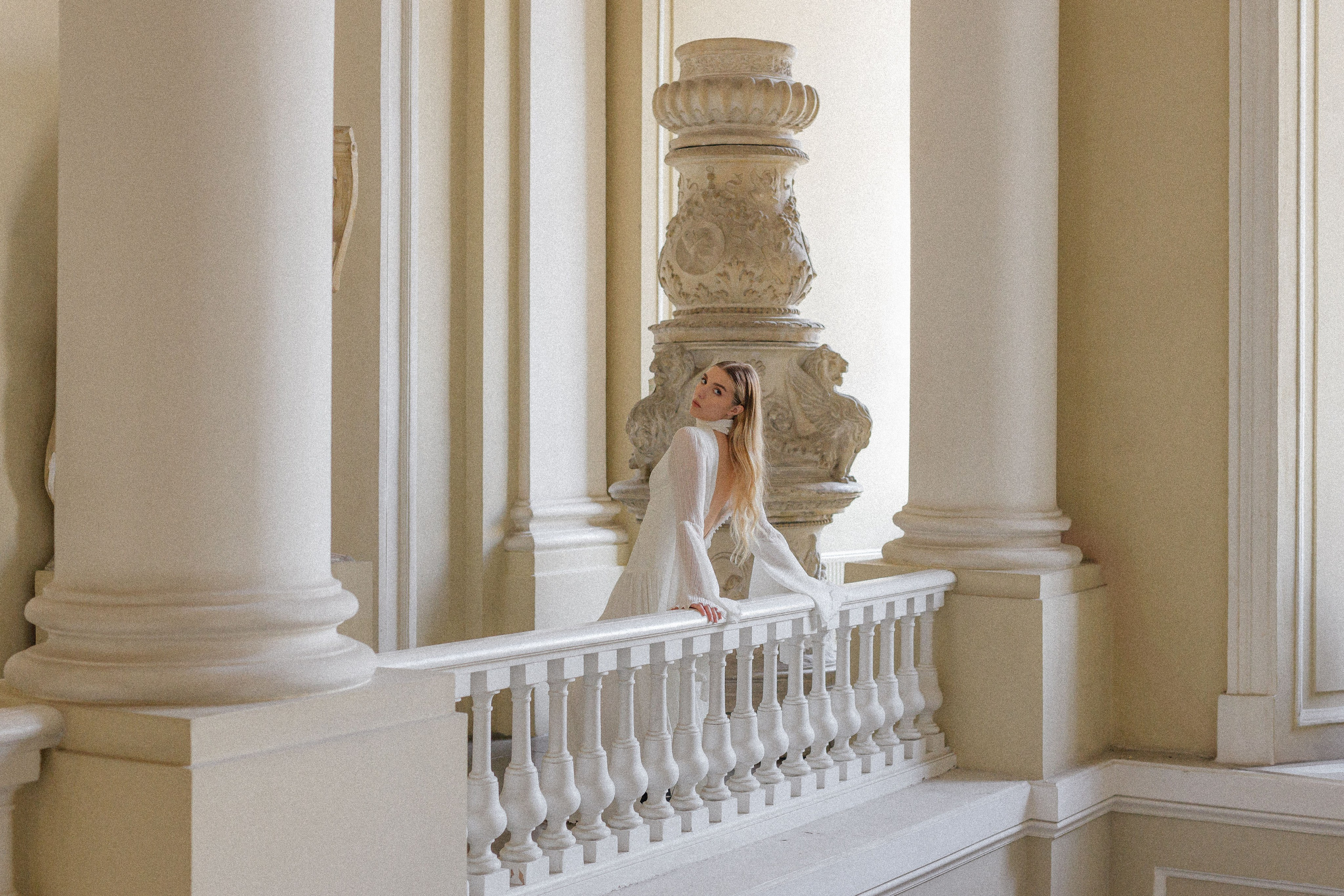 Museum elopement. Photographer Anna Curly | Weddings and Events in Dubai