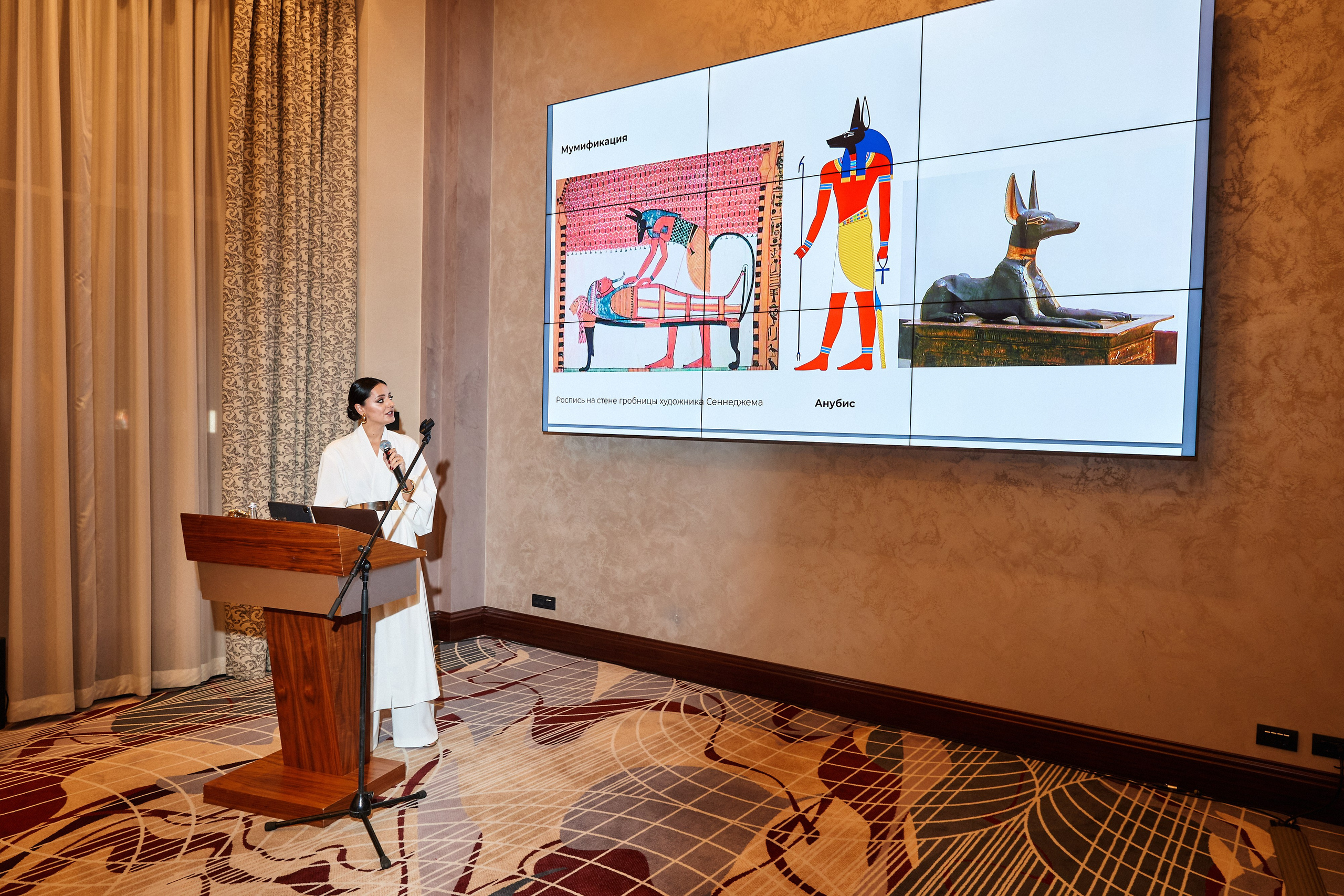 Conference by Daria Oskin. Destination wedding and fashion photographer in Riga Igor Davidovich