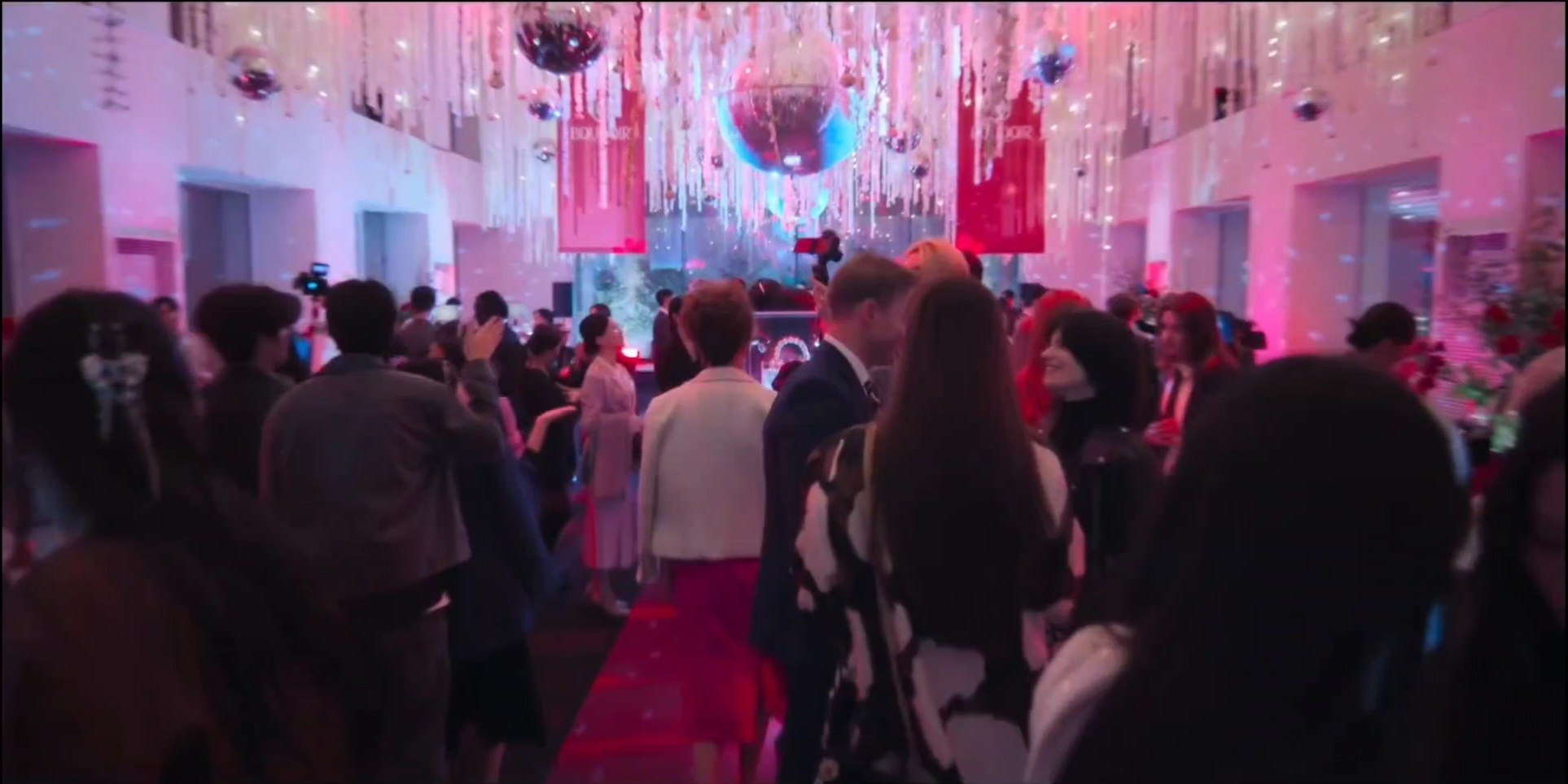 Drama 'The Art of Sarah” NETFLIX SERIES — role designer, 19/03/2025. Фотограф в Сеуле, Южная Корея Наталья Доброквашина