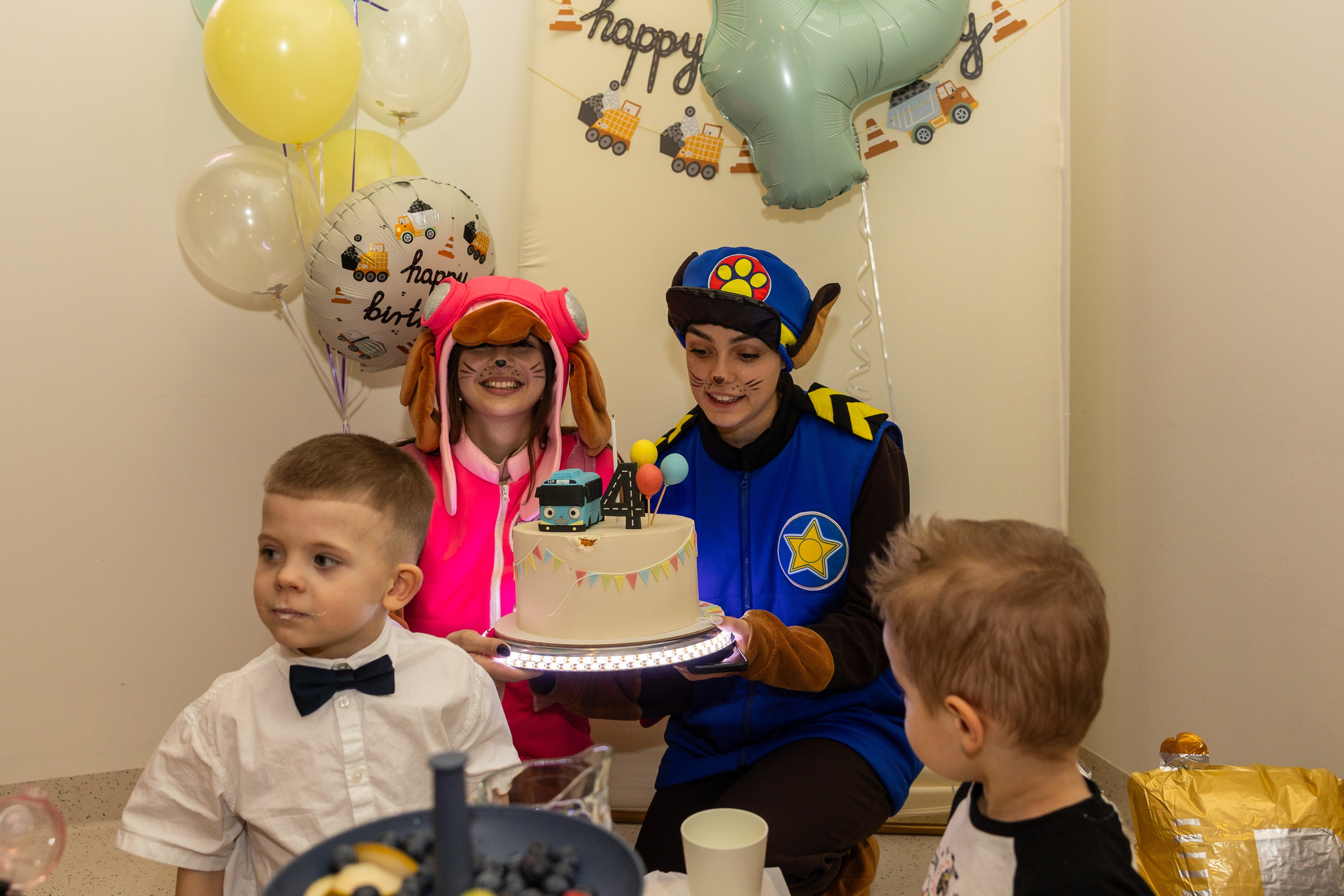 День рождения Артёма 24 января 2026 года. Семейный и детский фотограф в Варшаве Мила Бобровская