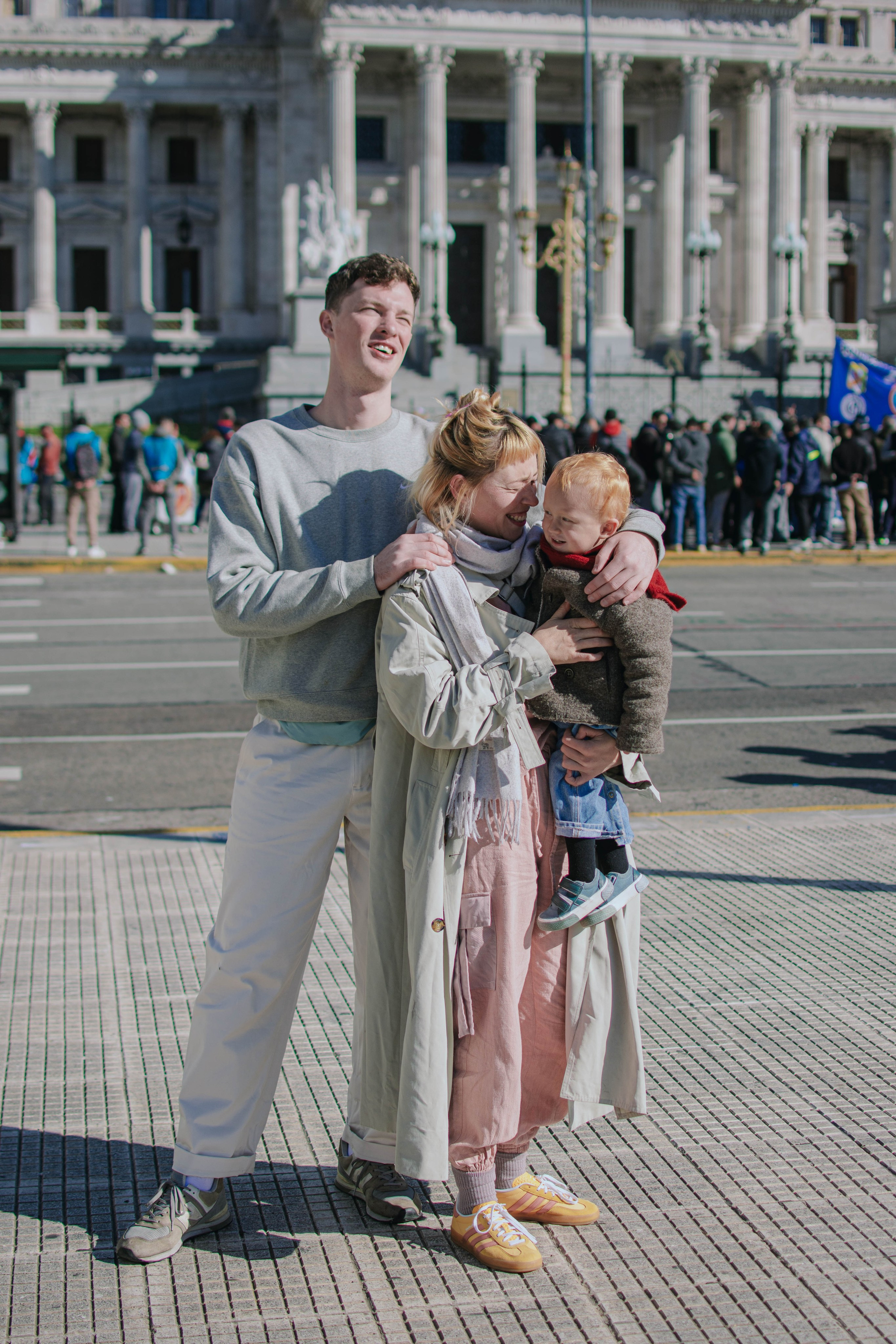 Family photo shoot. Buenos Aires. Photographer @elmirkami in the city of Buenos Aires