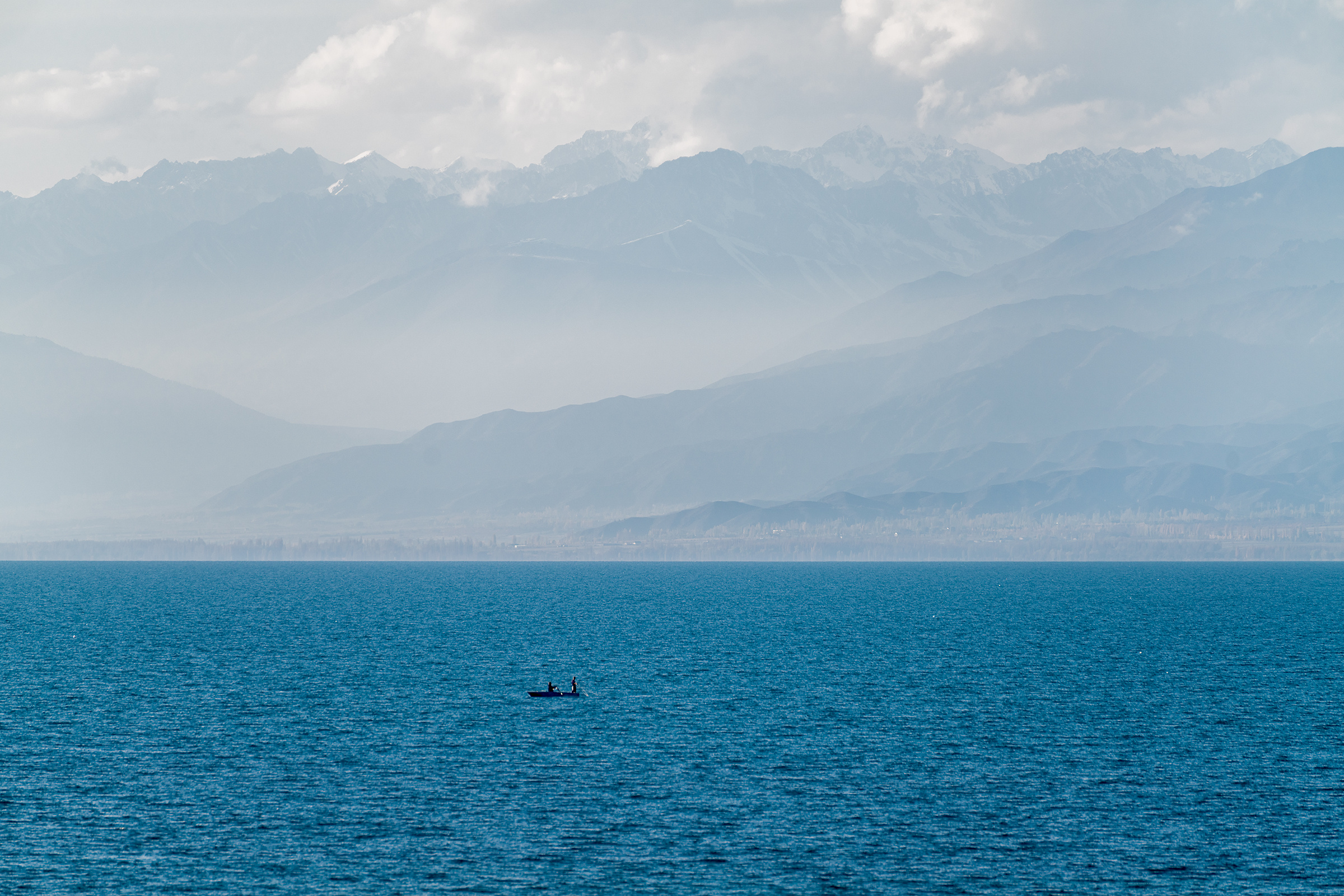 Пейзажи, предметная съемка, съемка еды, съемка интерьеров. Профессиональный фотограф в Бишкек Сергей Зорин