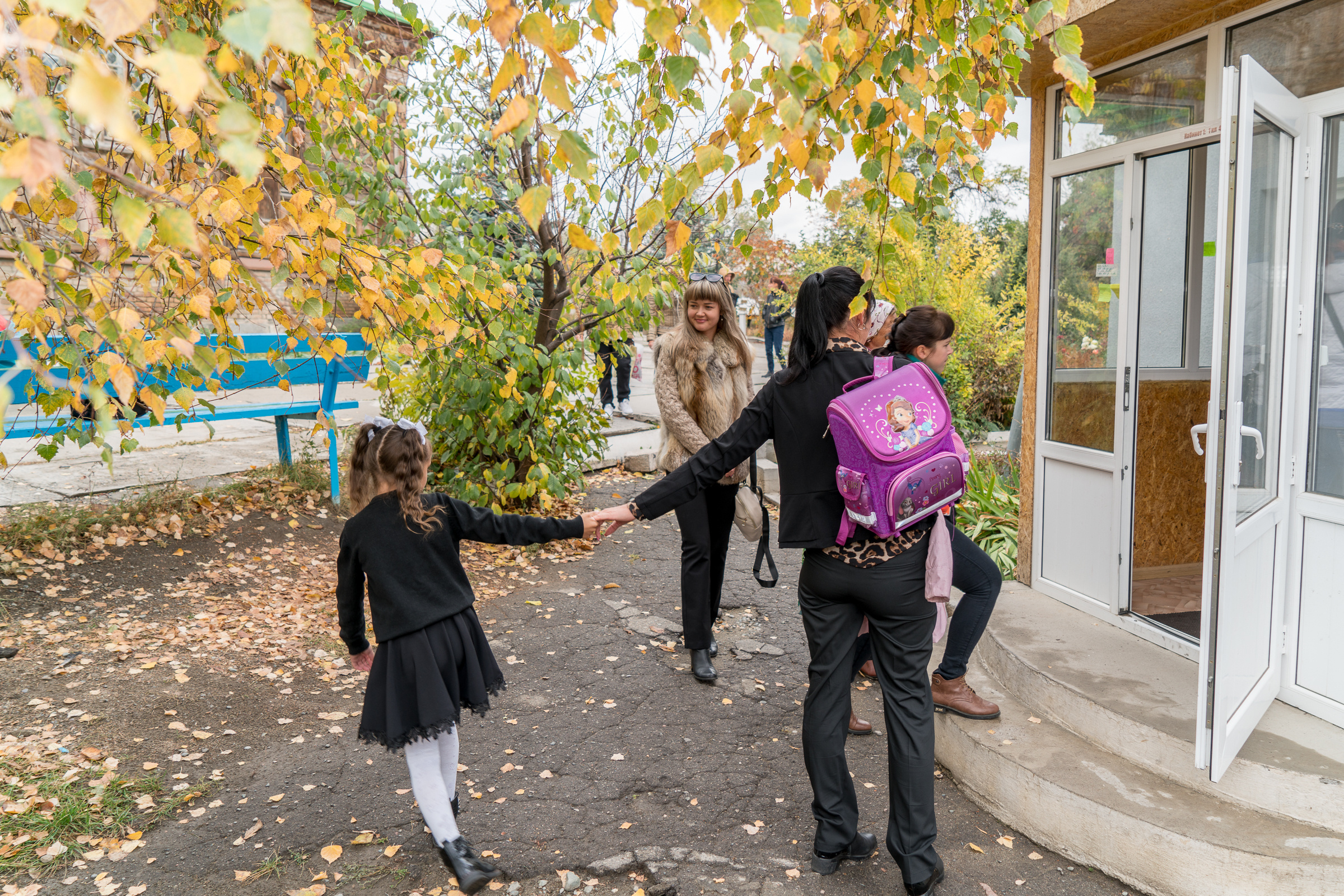 Школьная съемка, съемка детей в школе. Профессиональный фотограф в Бишкек Сергей Зорин