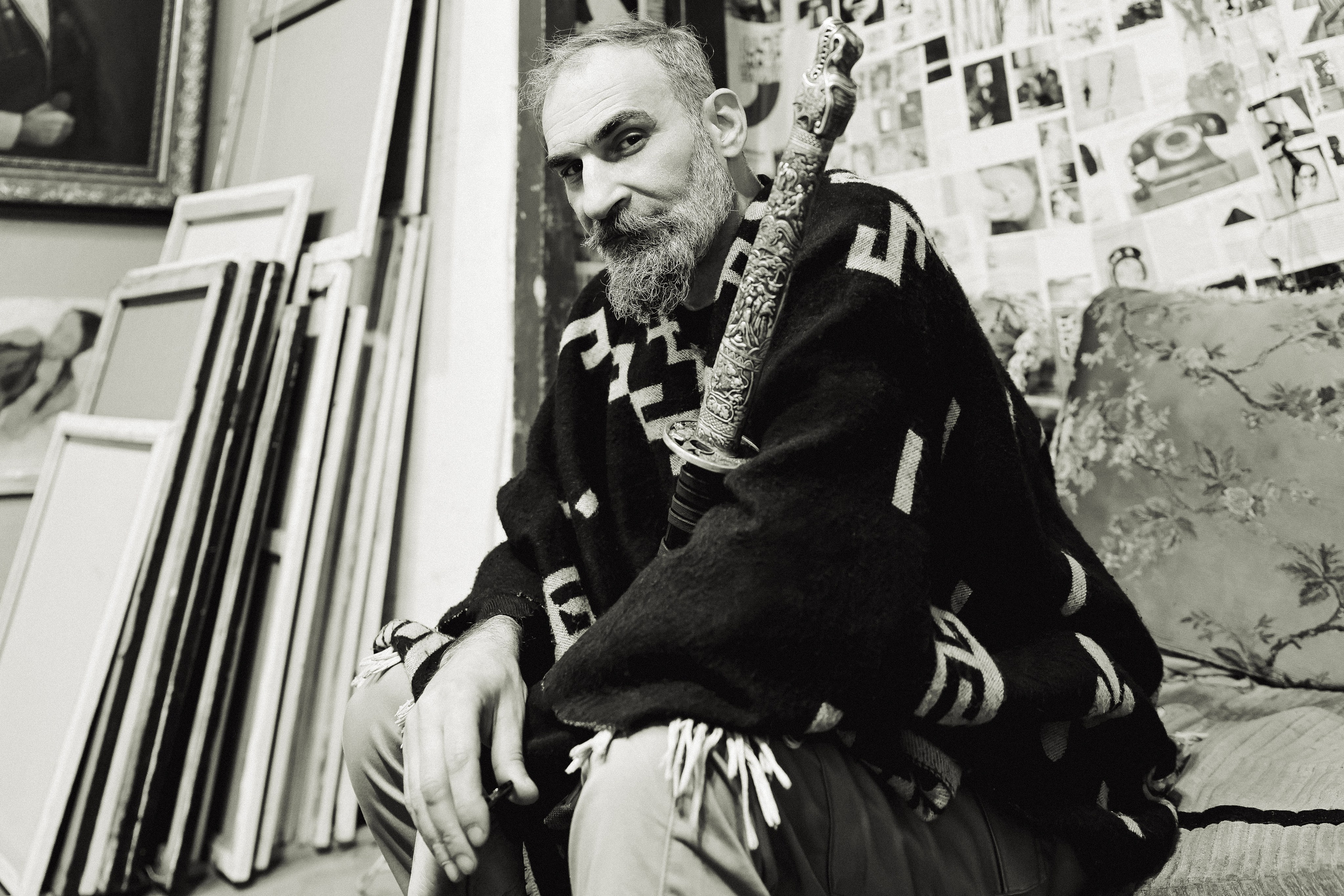 Reportage (artist's studio, sed velikodny — rush). Asmikiam