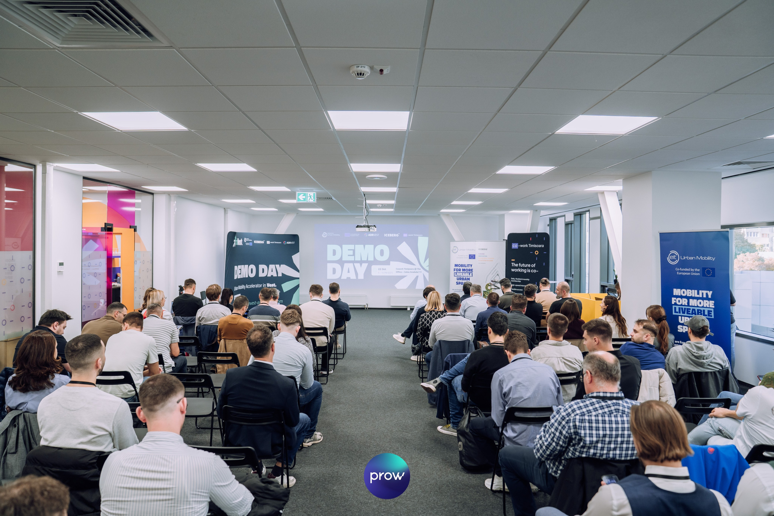 InVest DemoDay @ Cowork. Cozac Cristian Photographer