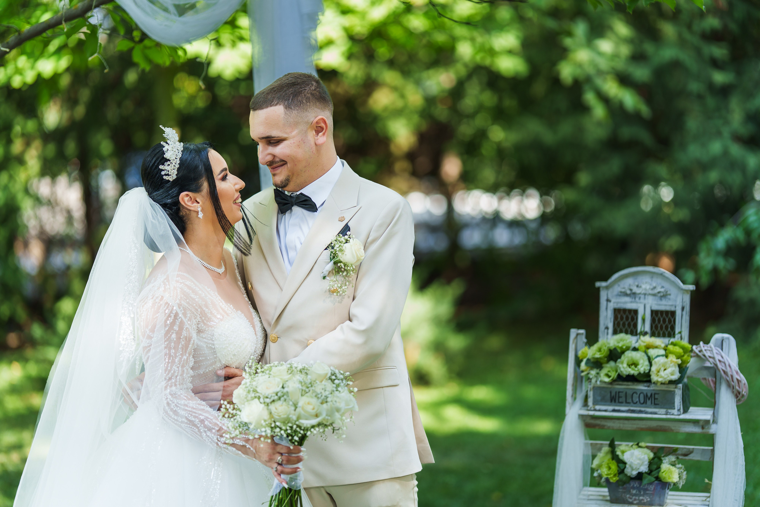Bella & Adi. Foto Studio — Fotograf de evenimente, nunti, botezuri, portrete